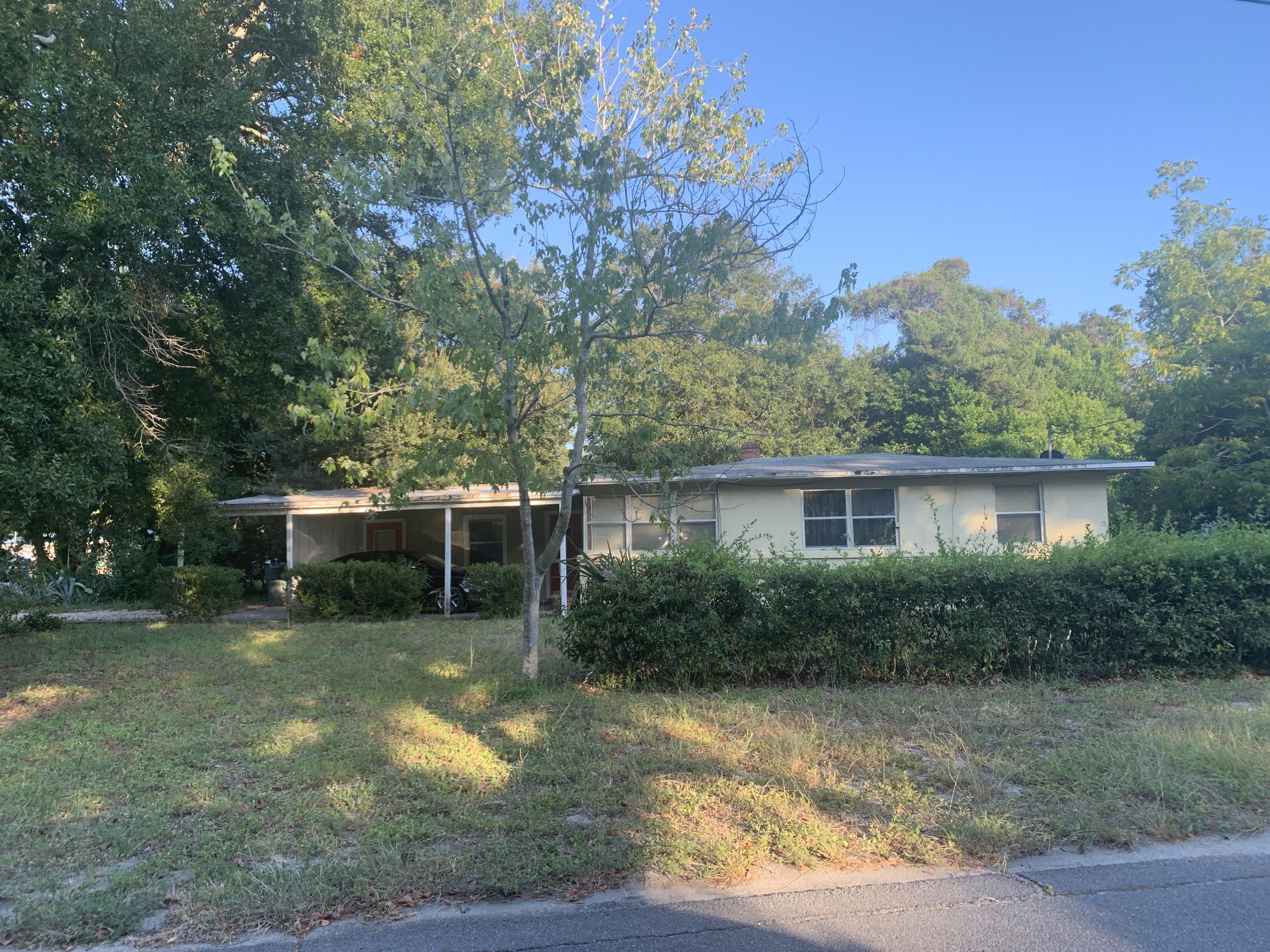 ELLIOTTS POINT - Residential