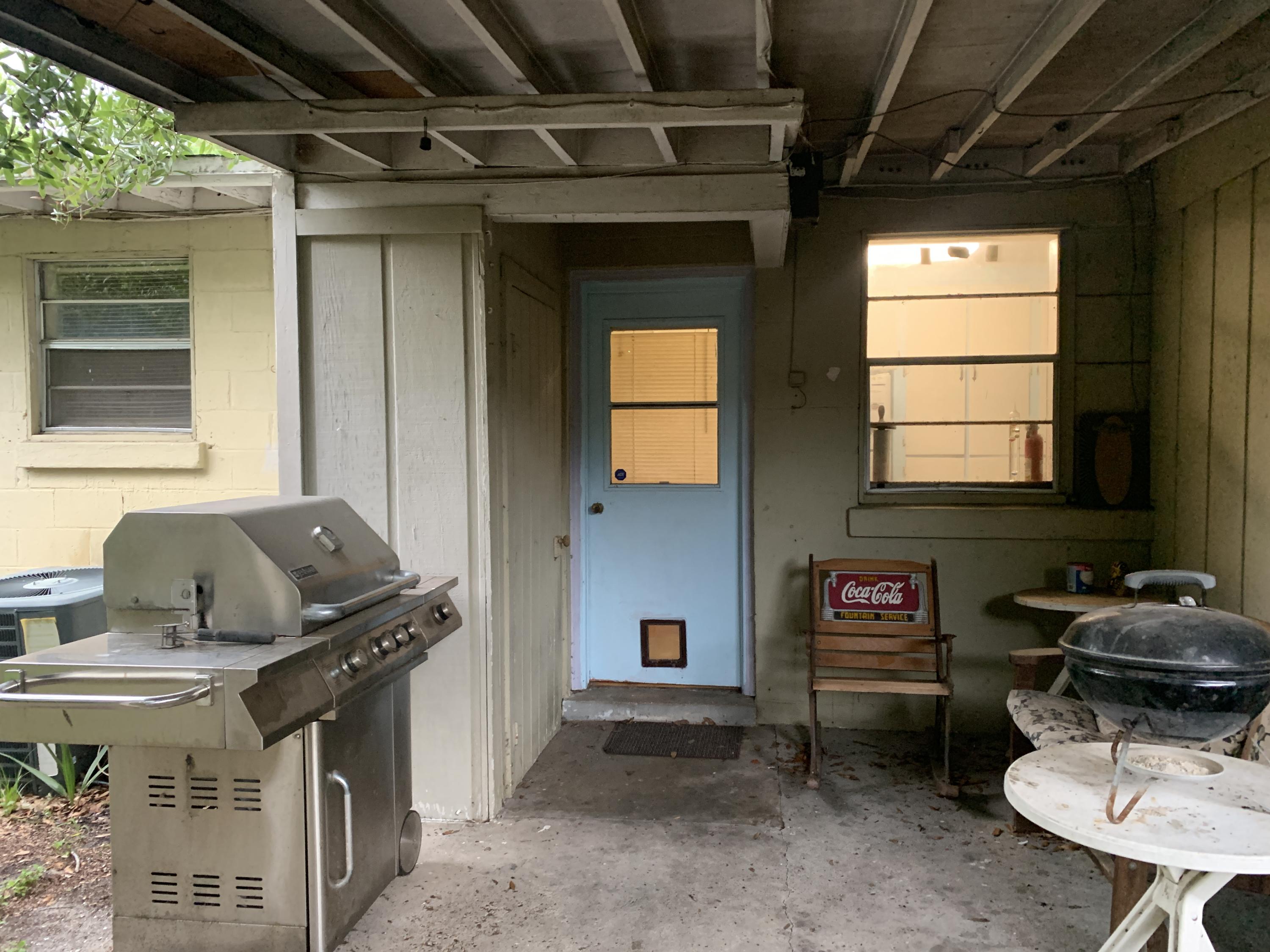 ELLIOTTS POINT - Residential