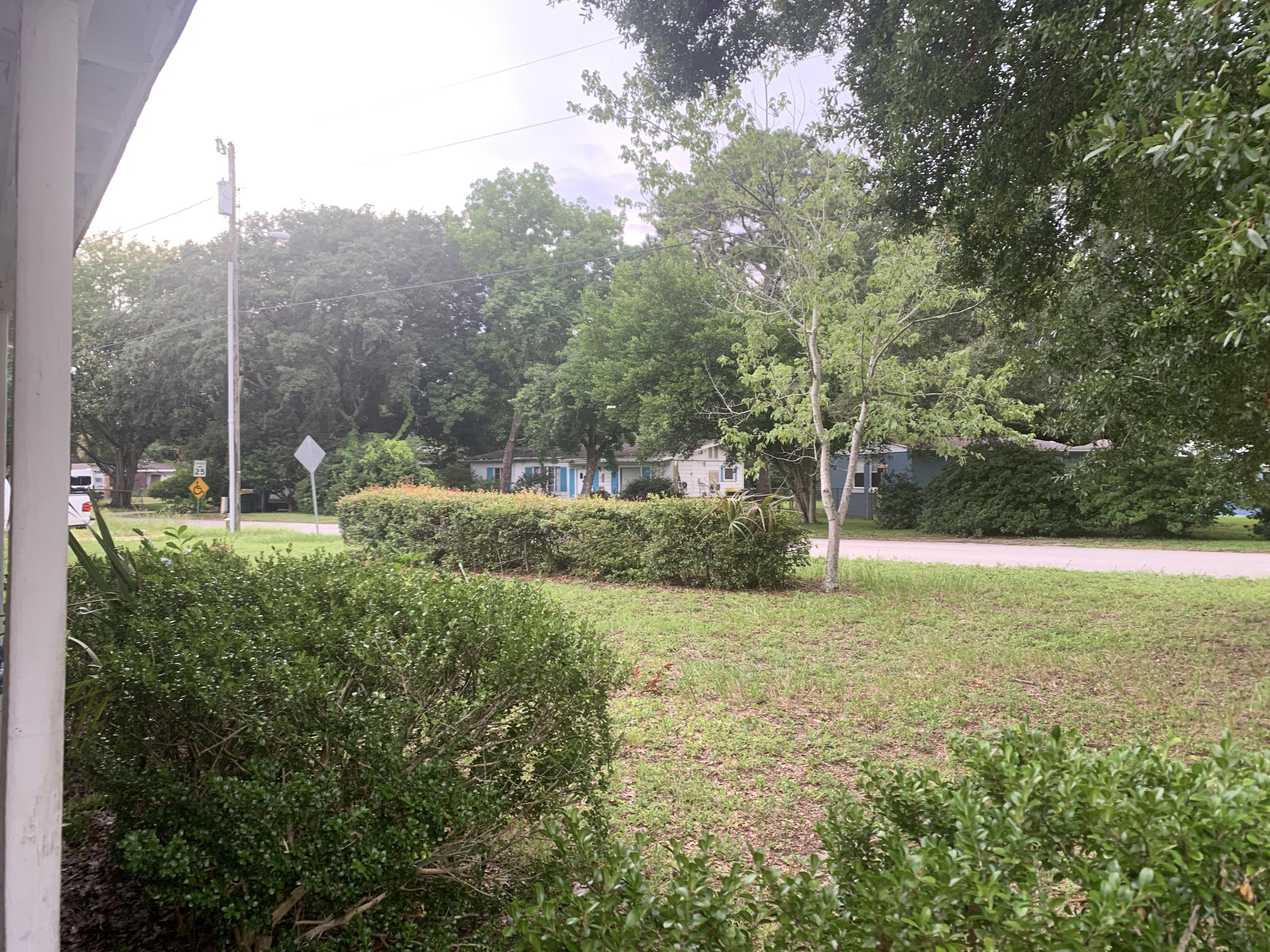 ELLIOTTS POINT - Residential