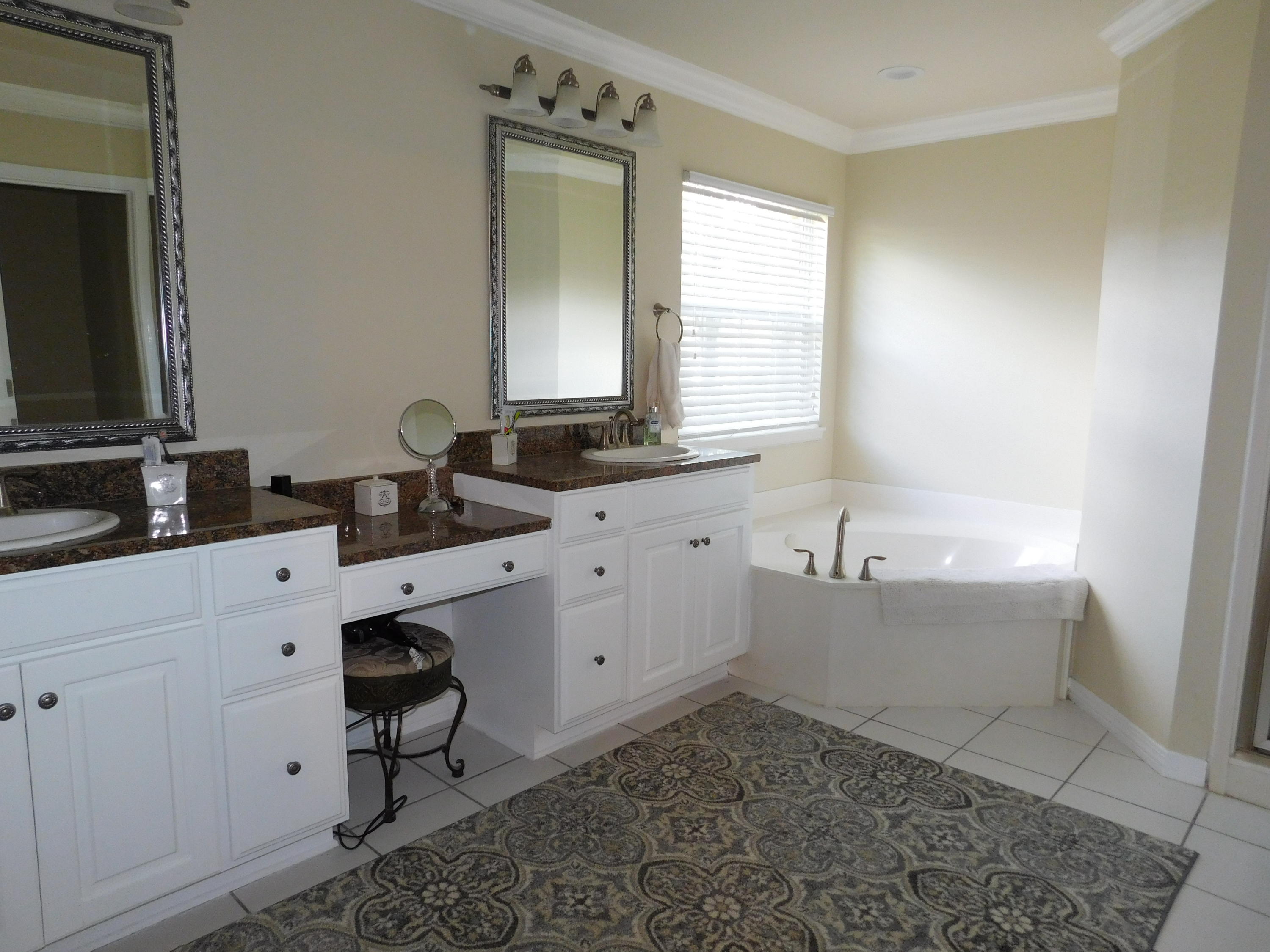 ROCKY BAYOU COUNTRY CLUB ESTATES 11 - Residential