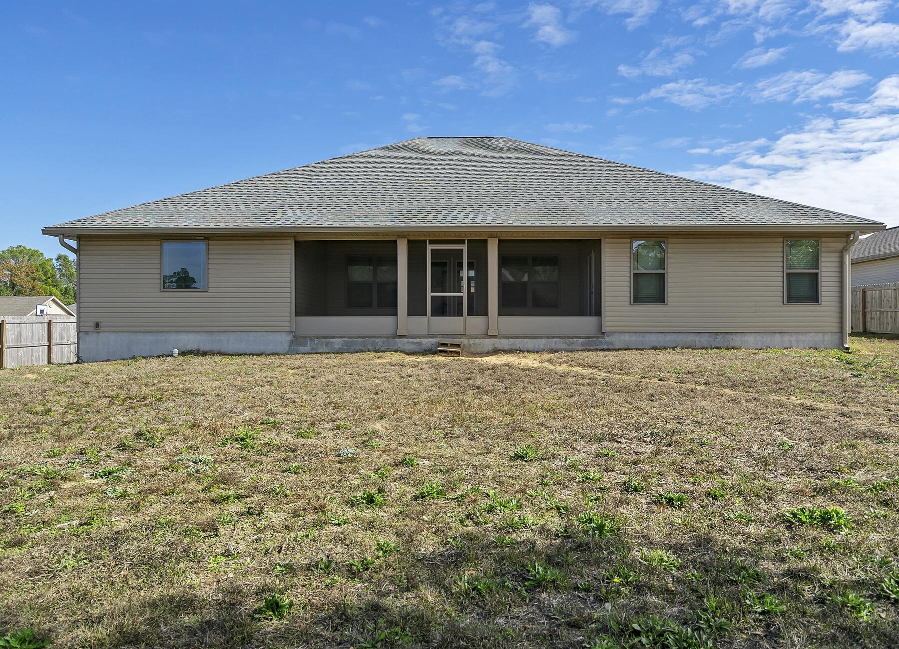 HIDDEN VALLEY - Residential Lease