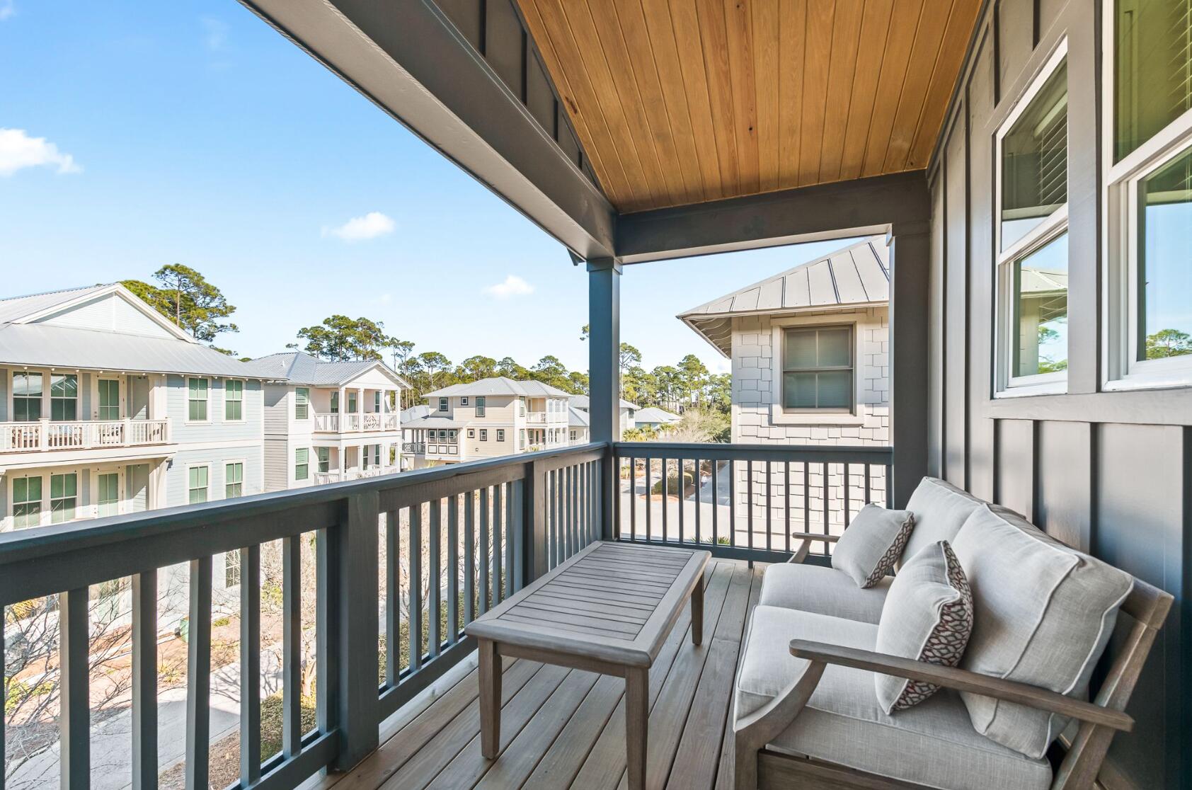 TREETOP - Residential