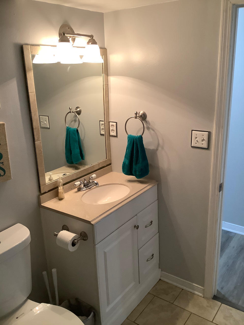 EMERALD ESTATES - Residential Lease