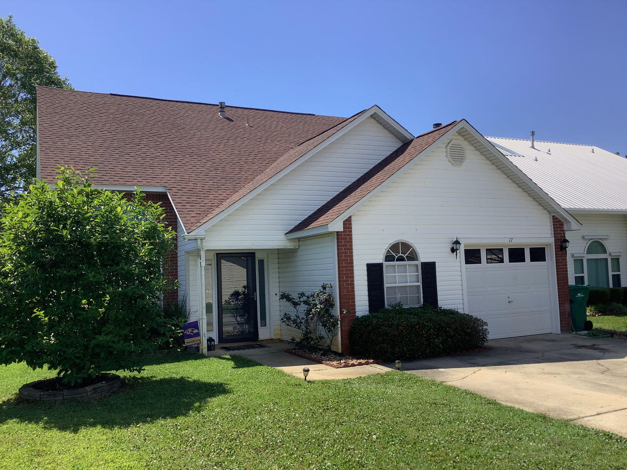 EMERALD ESTATES - Residential Lease