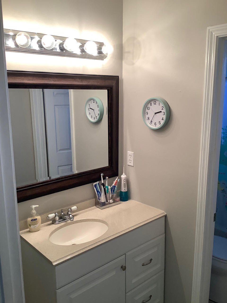 EMERALD ESTATES - Residential Lease