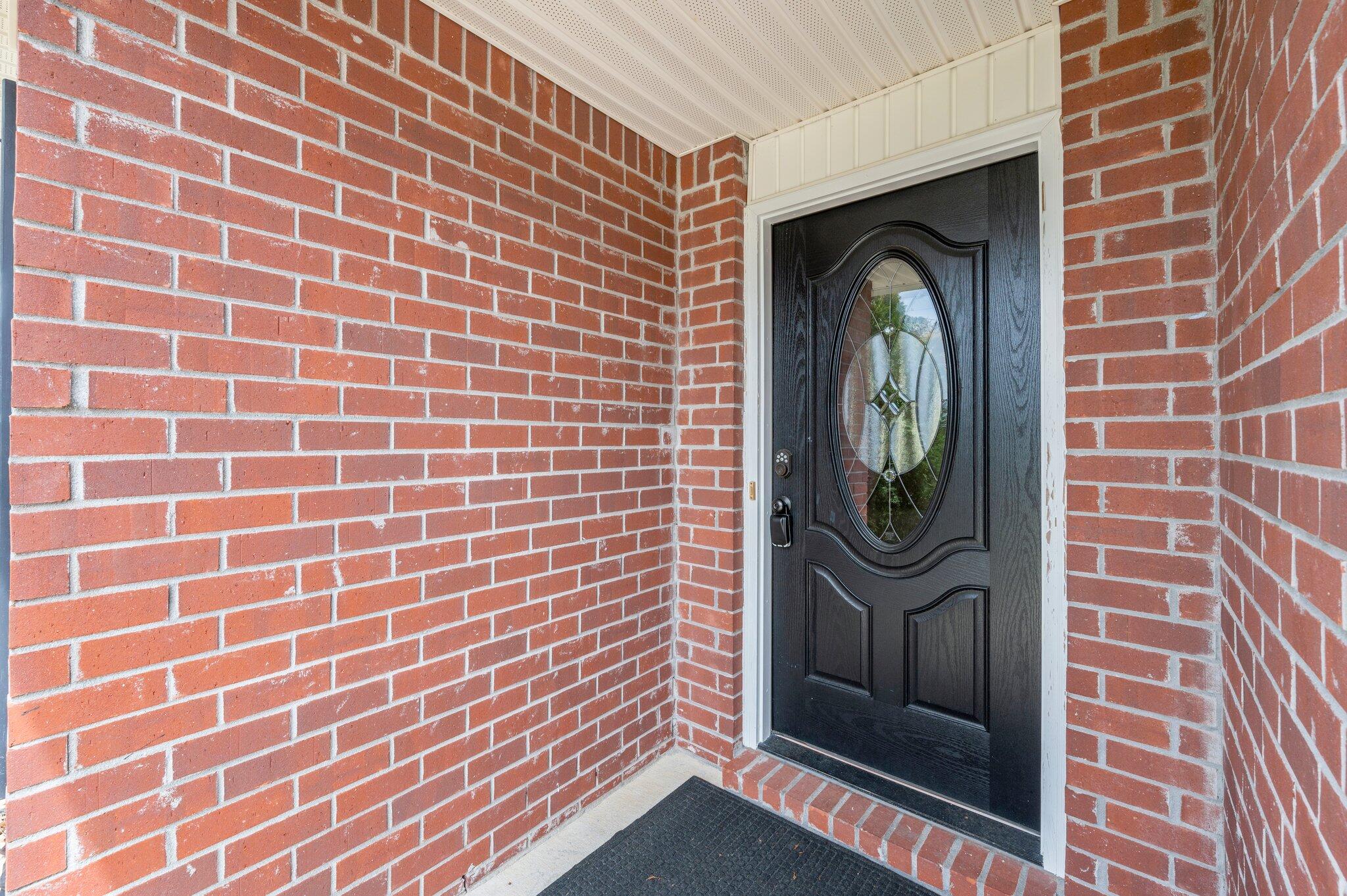 COUNTRYVIEW EST 9TH ADD LOT 16 - Residential