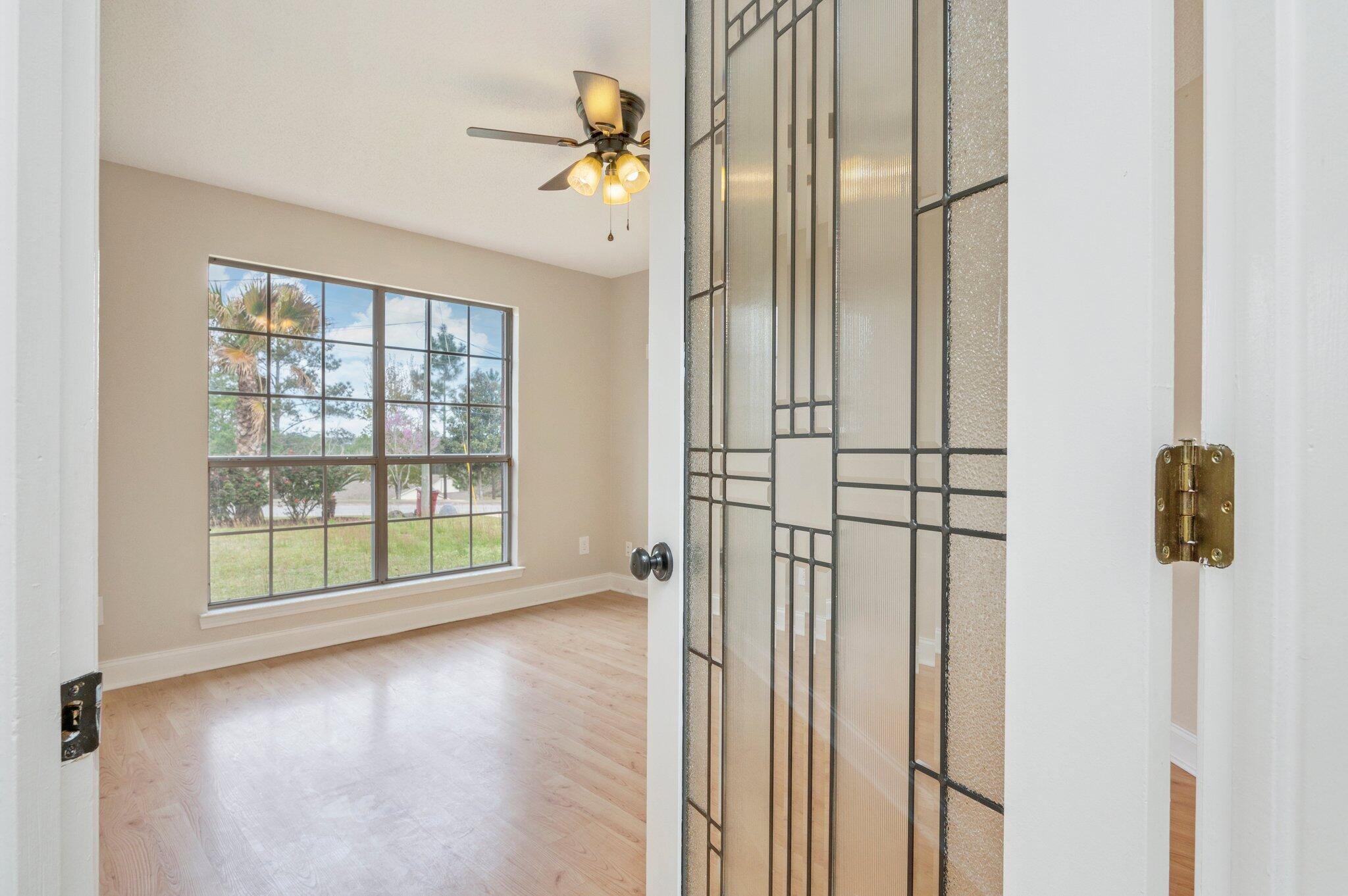 COUNTRYVIEW EST 9TH ADD LOT 16 - Residential