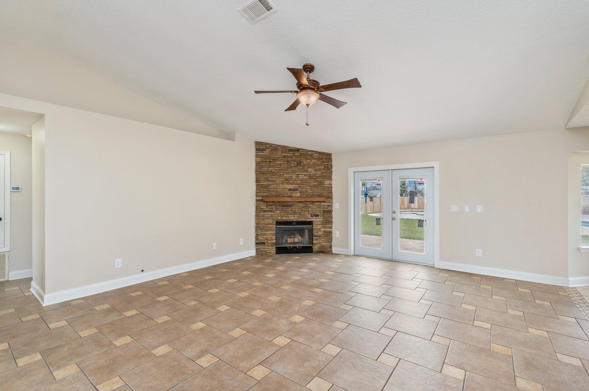 COUNTRYVIEW EST 9TH ADD LOT 16 - Residential