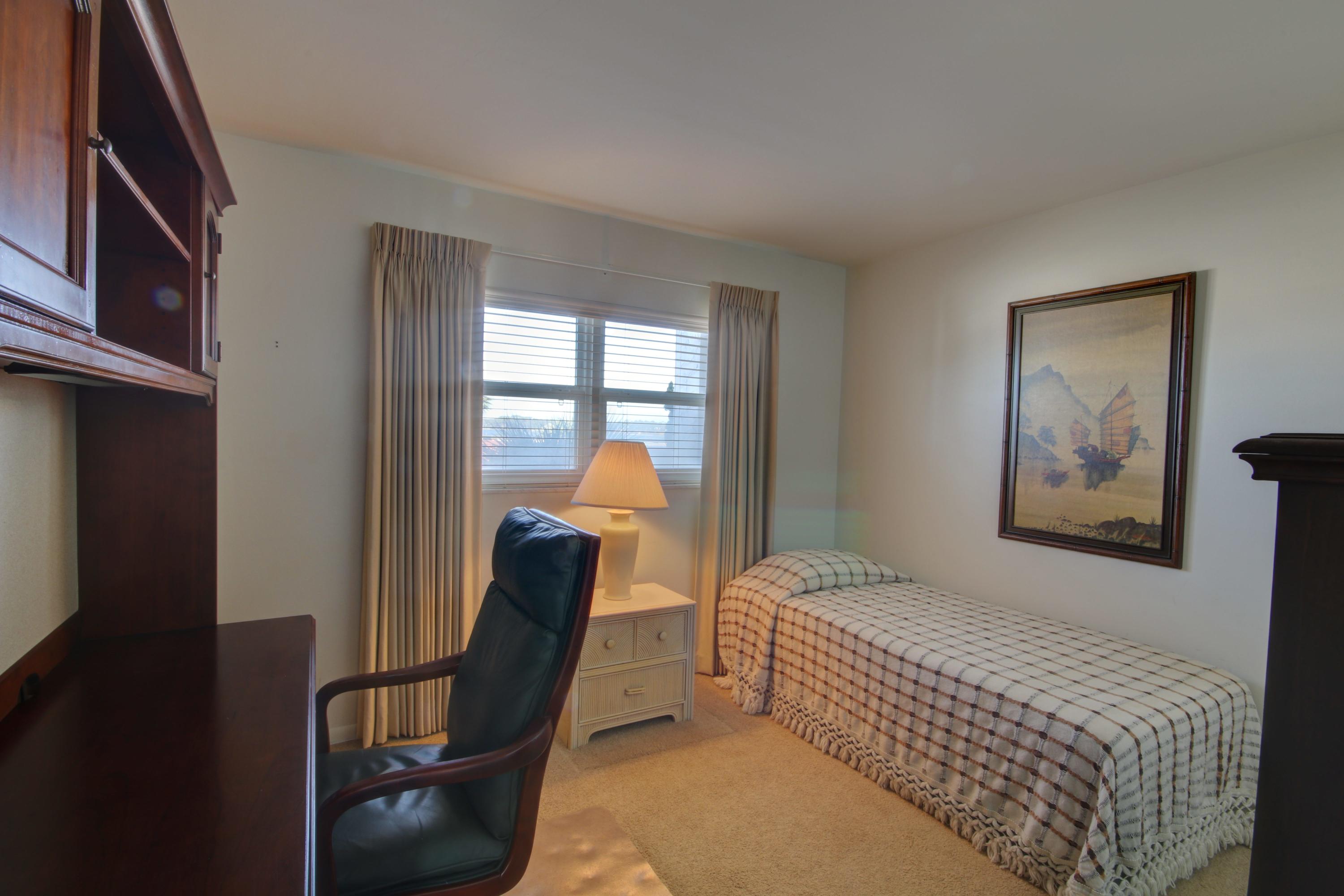 EL MATADOR CONDO - Residential