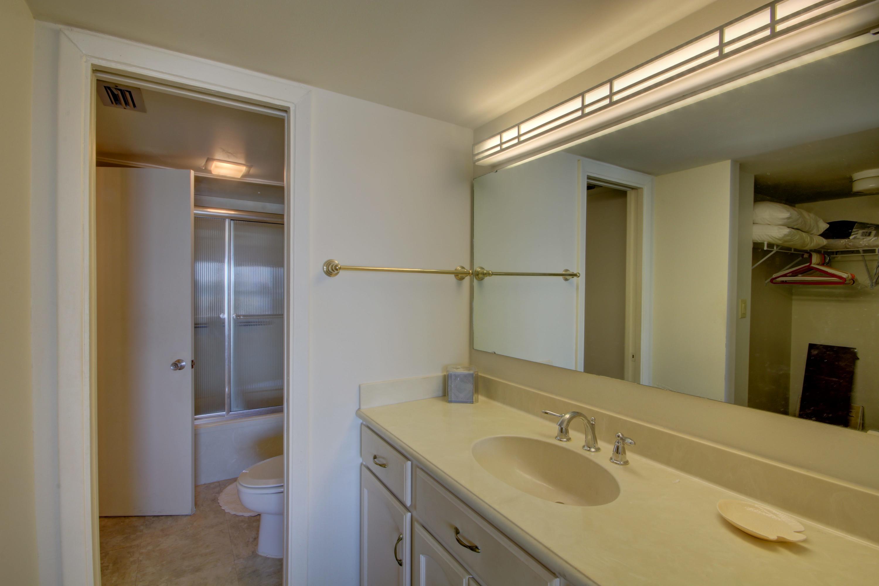 EL MATADOR CONDO - Residential