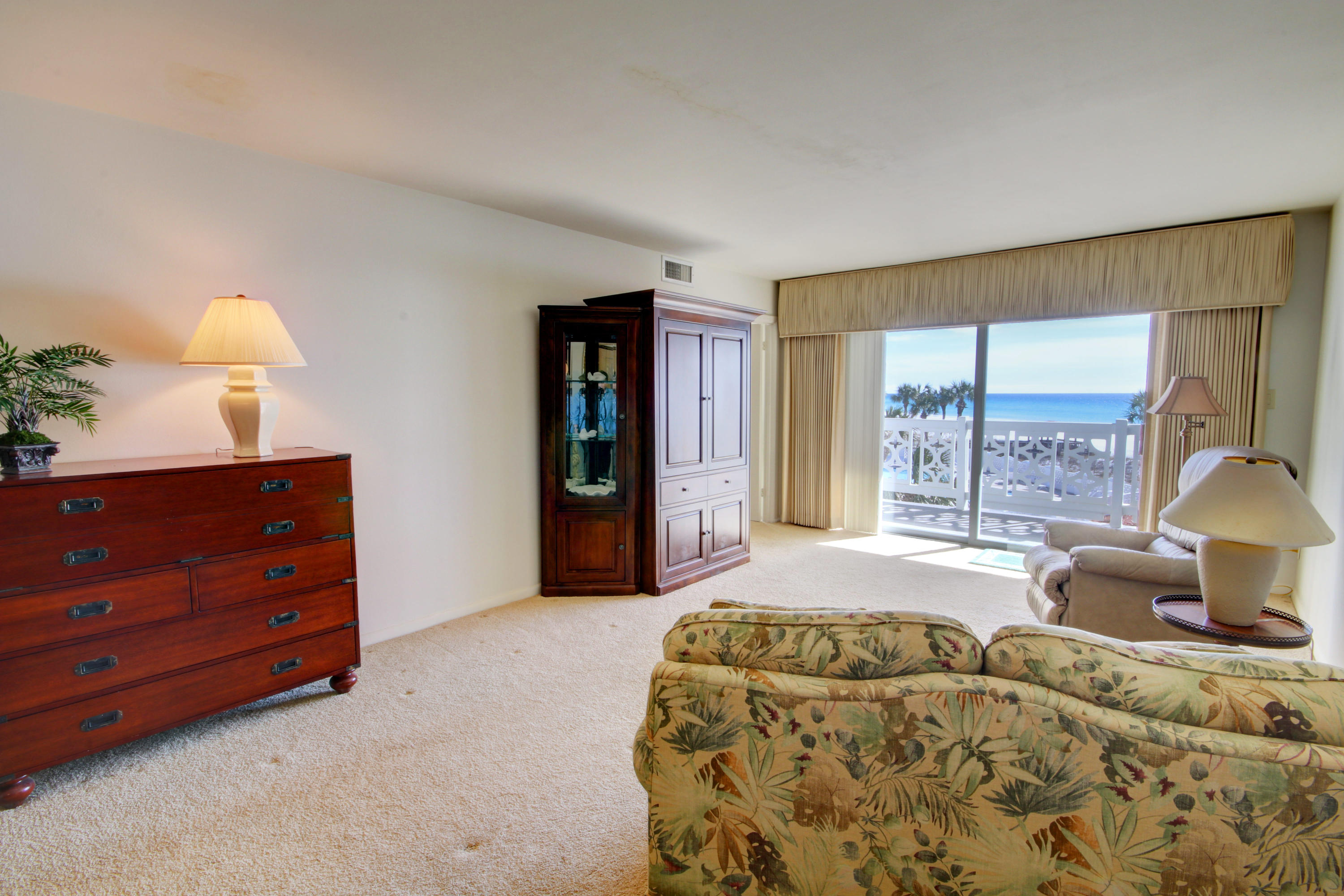 EL MATADOR CONDO - Residential