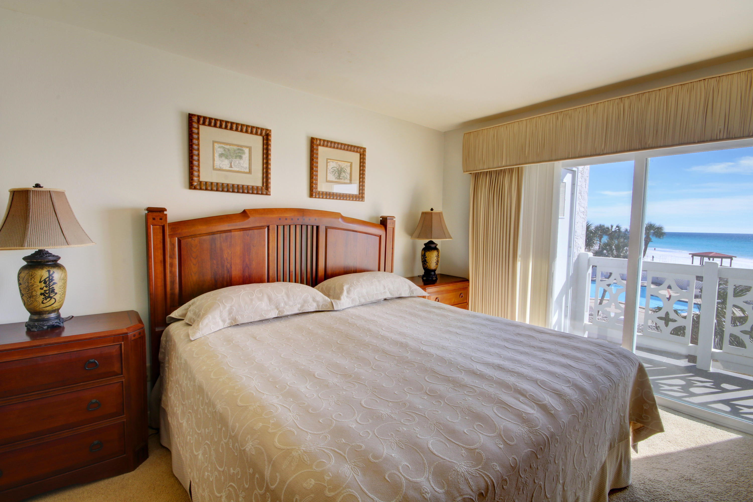 EL MATADOR CONDO - Residential