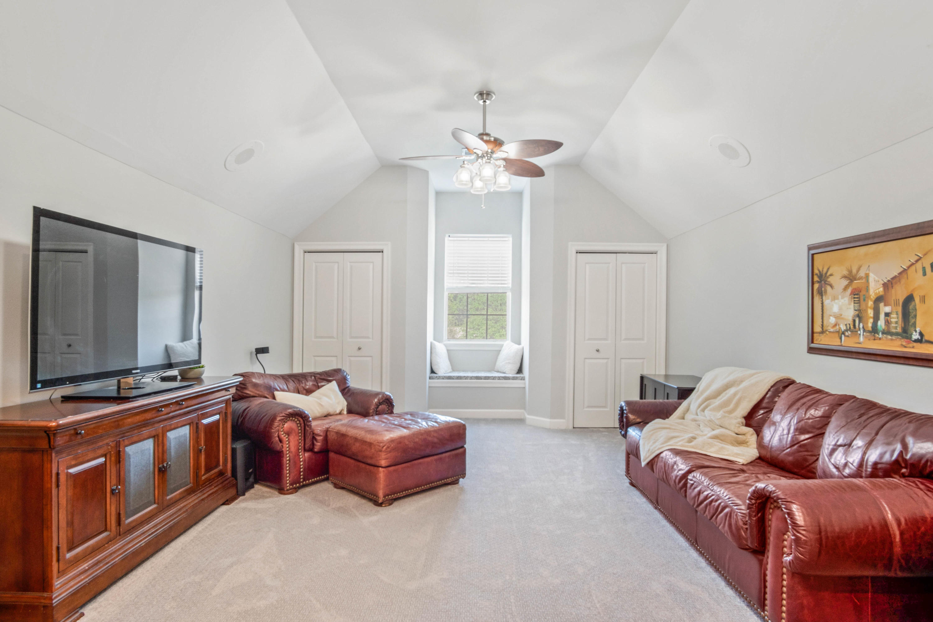 POMPHREY MANOR - Residential