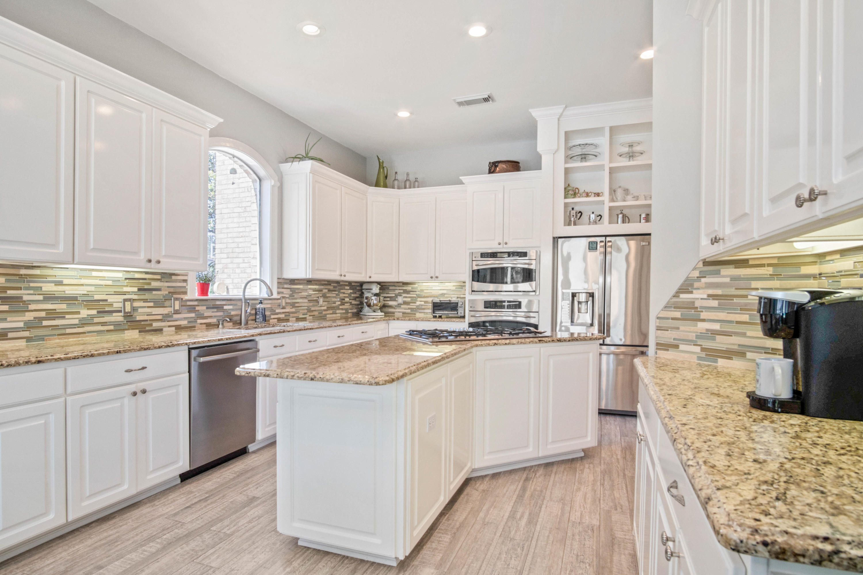 POMPHREY MANOR - Residential