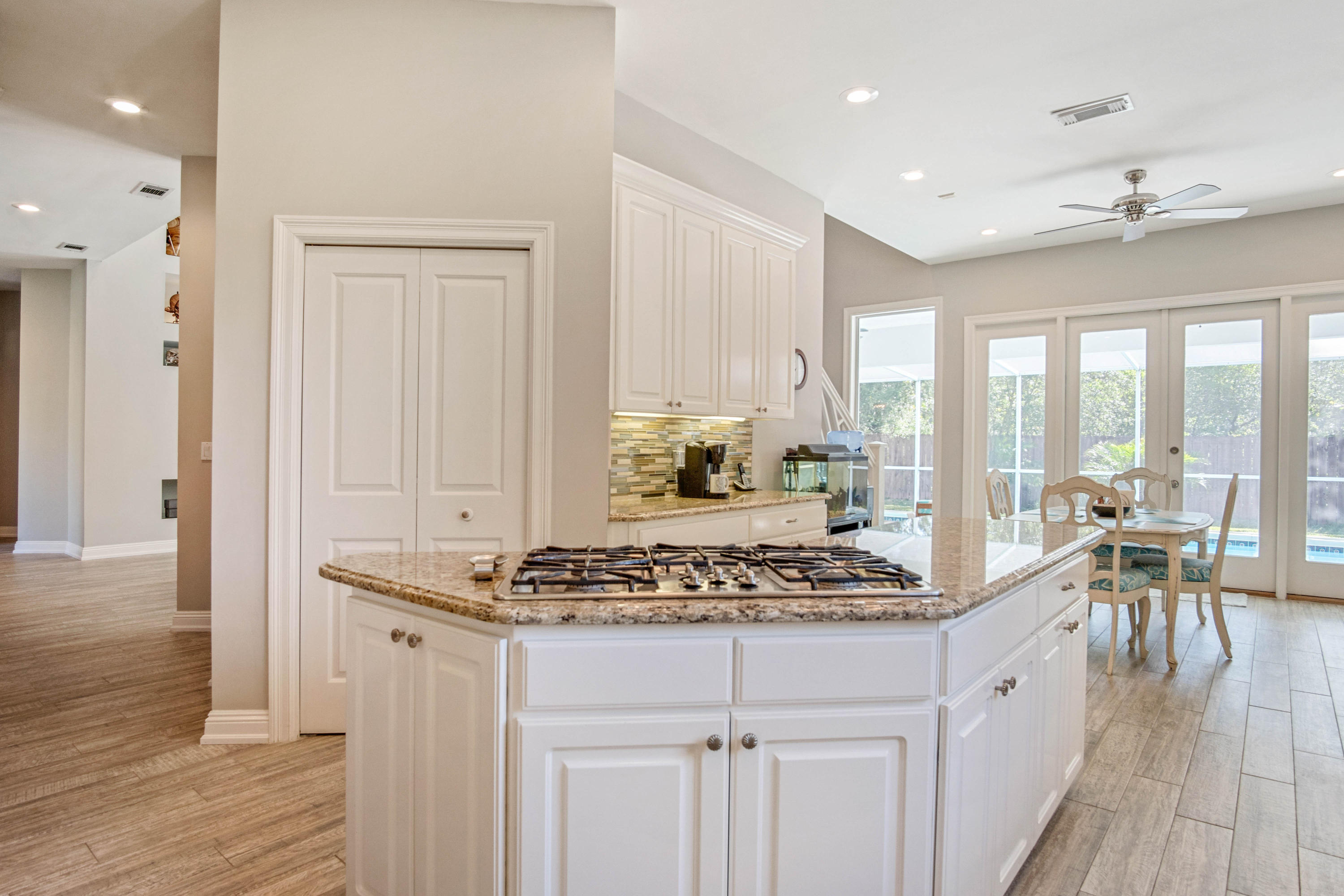 POMPHREY MANOR - Residential