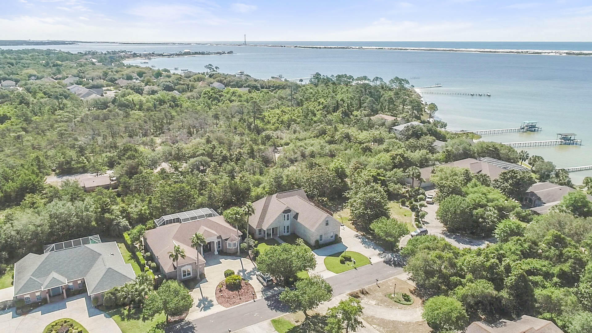 POMPHREY MANOR - Residential