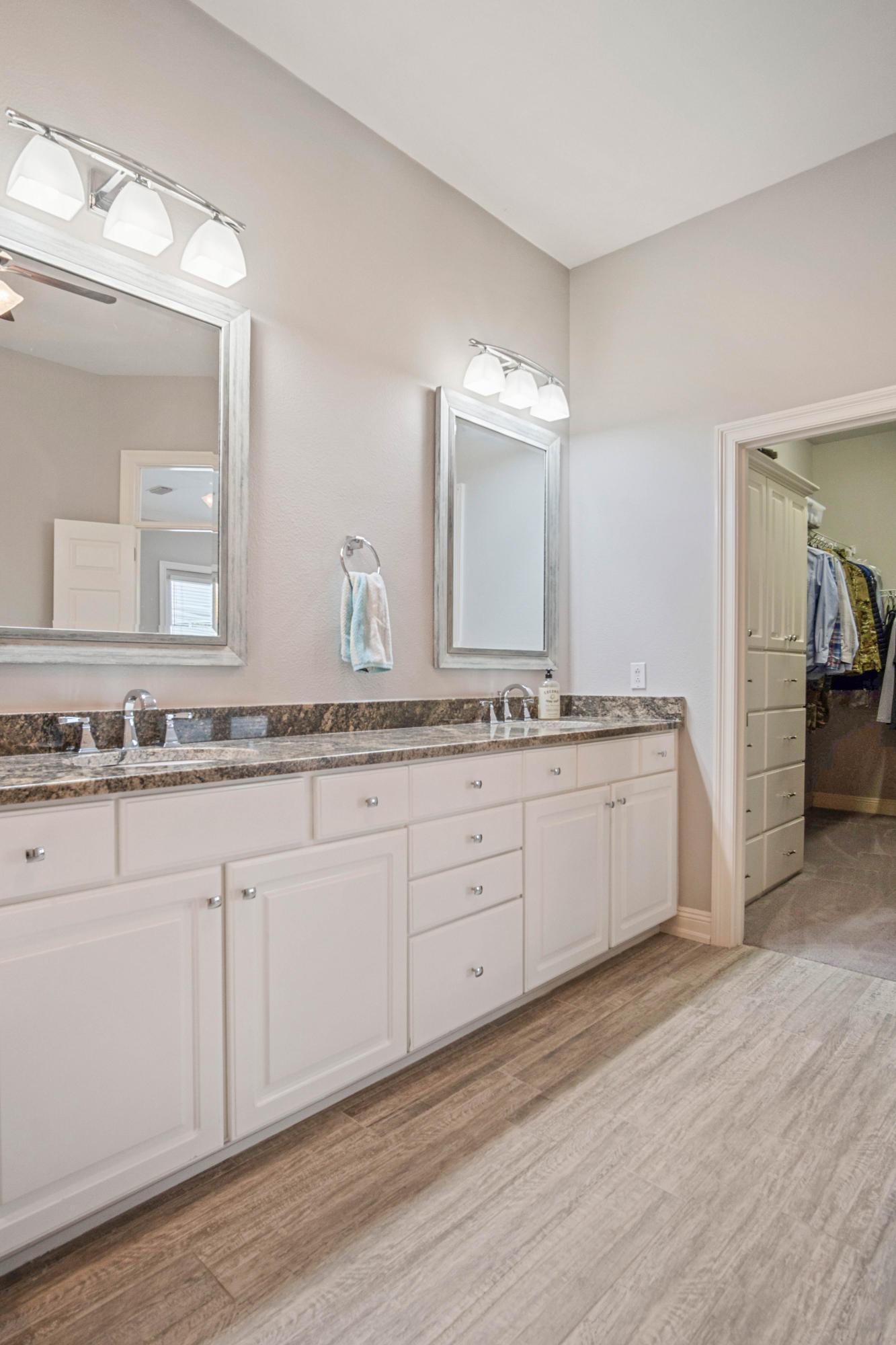 POMPHREY MANOR - Residential