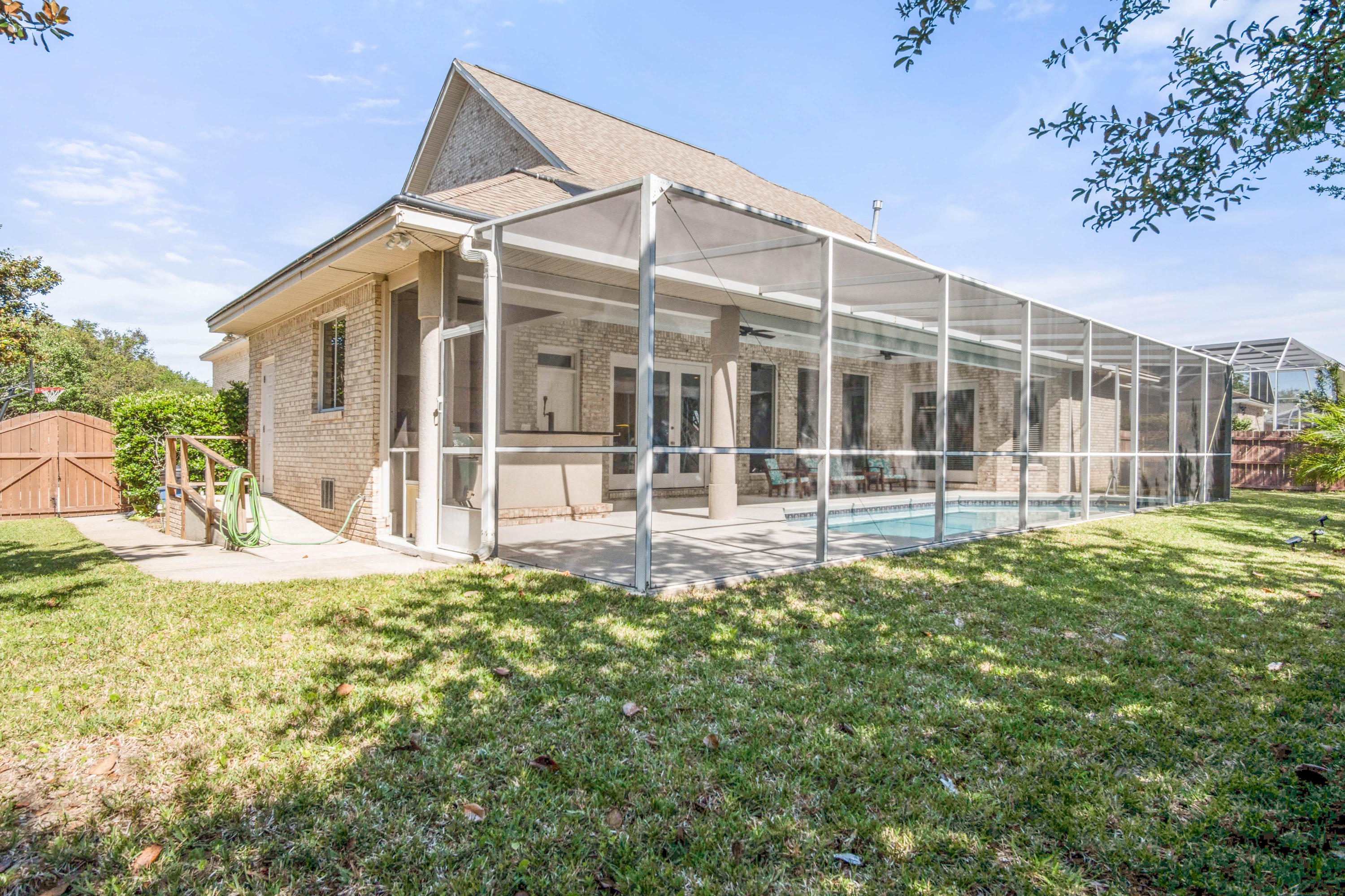 POMPHREY MANOR - Residential