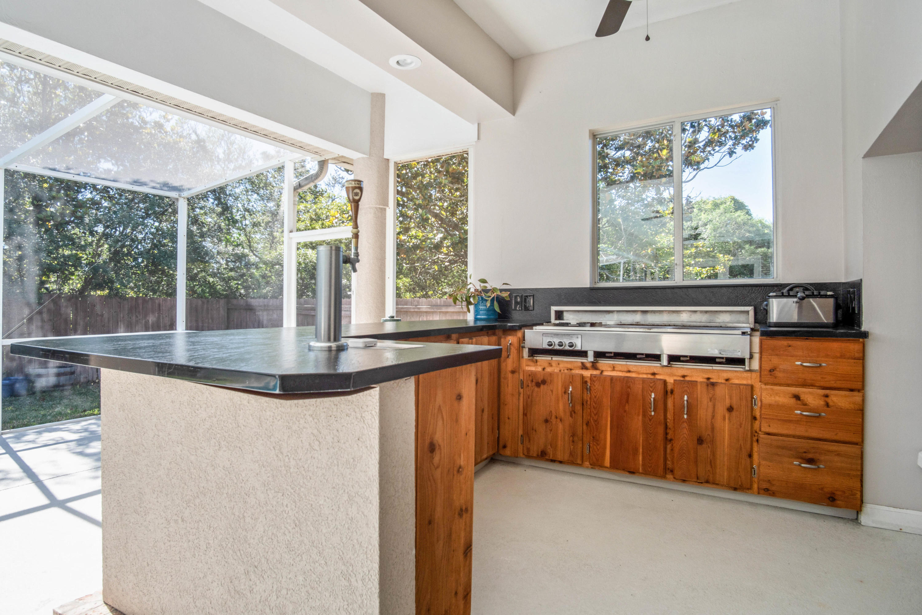 POMPHREY MANOR - Residential