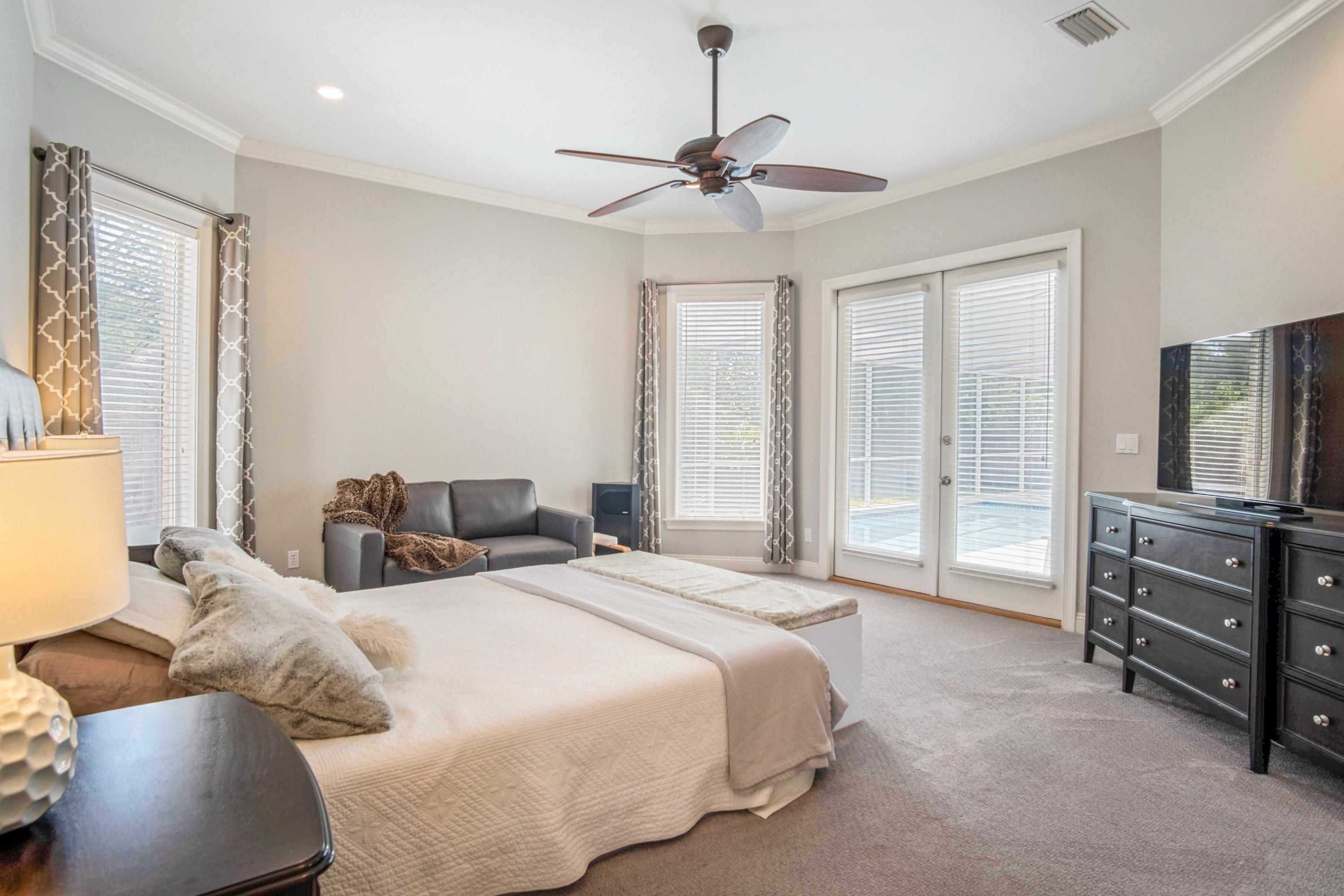 POMPHREY MANOR - Residential