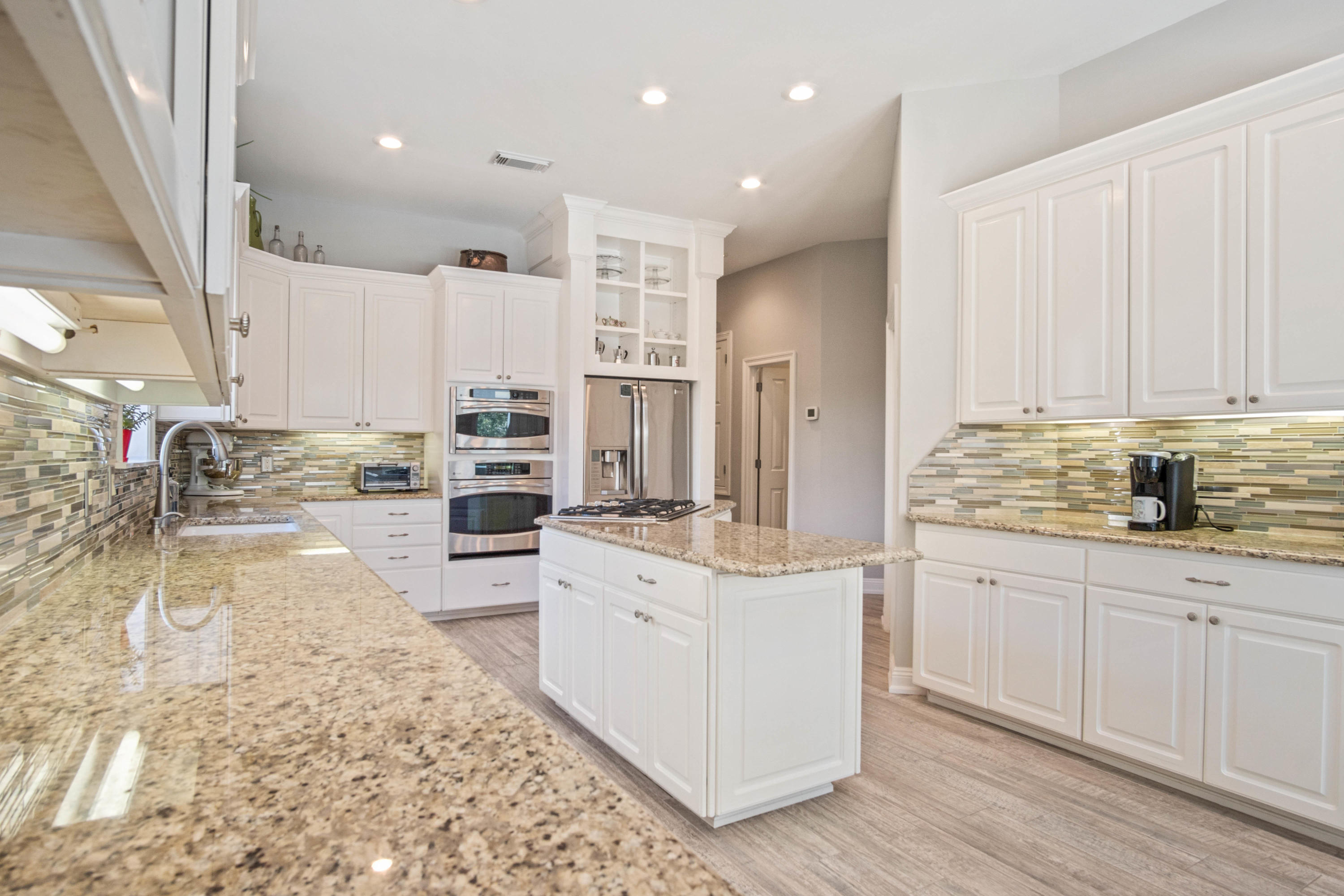 POMPHREY MANOR - Residential