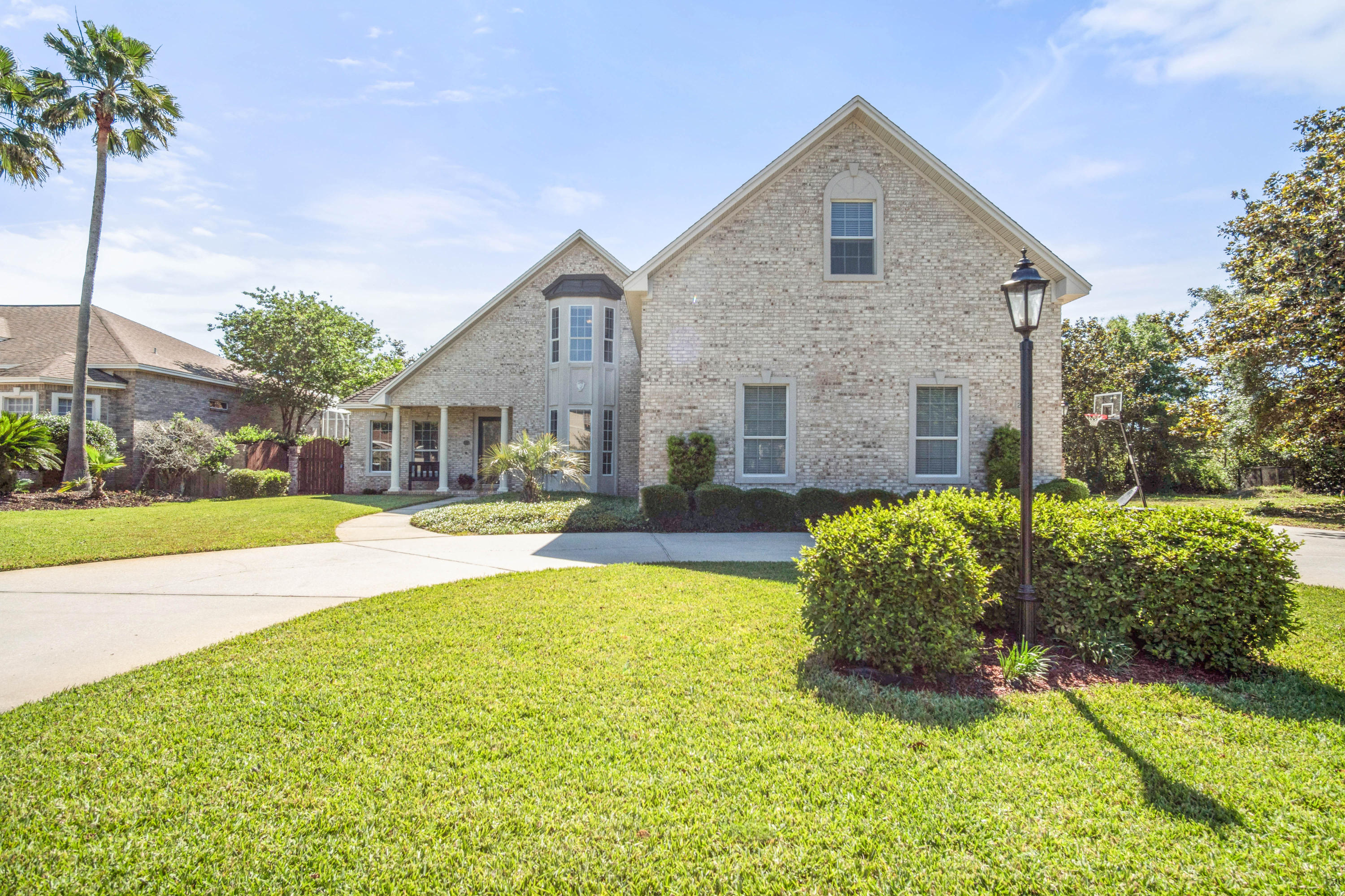 POMPHREY MANOR - Residential