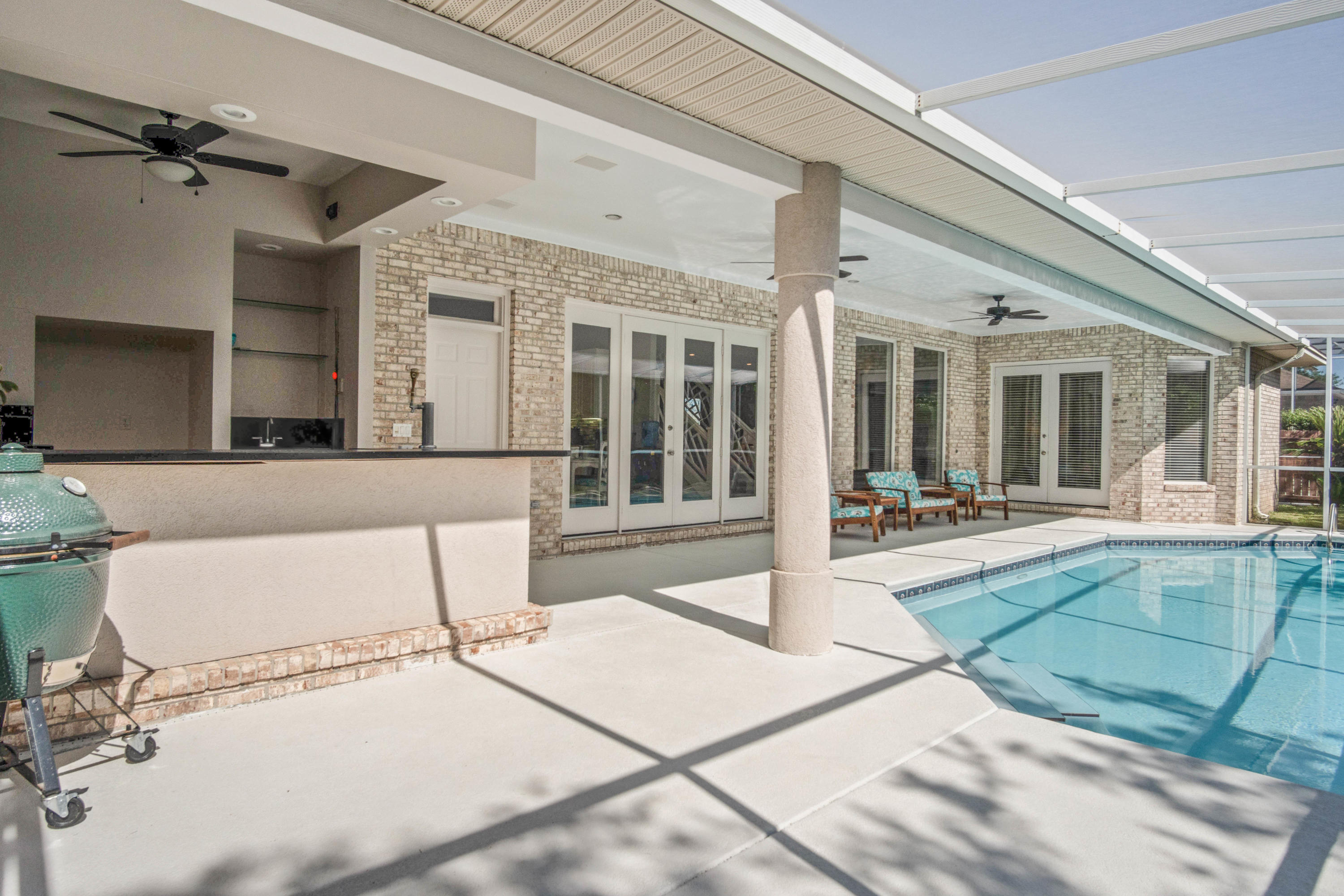 POMPHREY MANOR - Residential