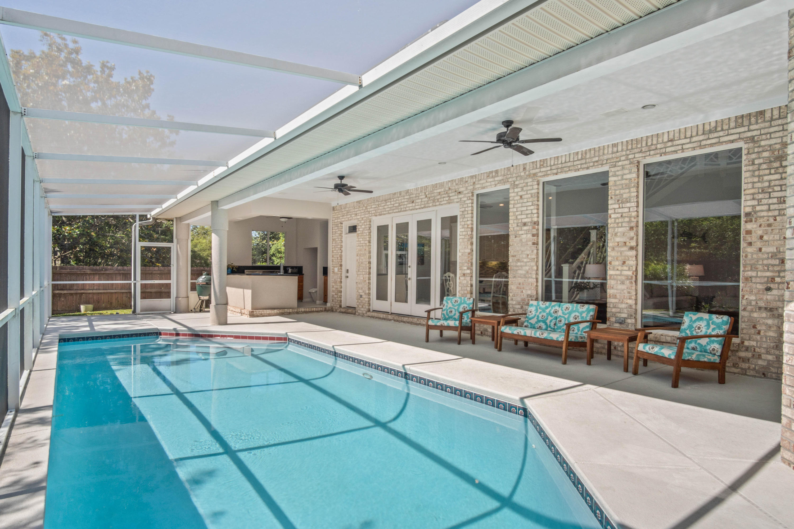 POMPHREY MANOR - Residential