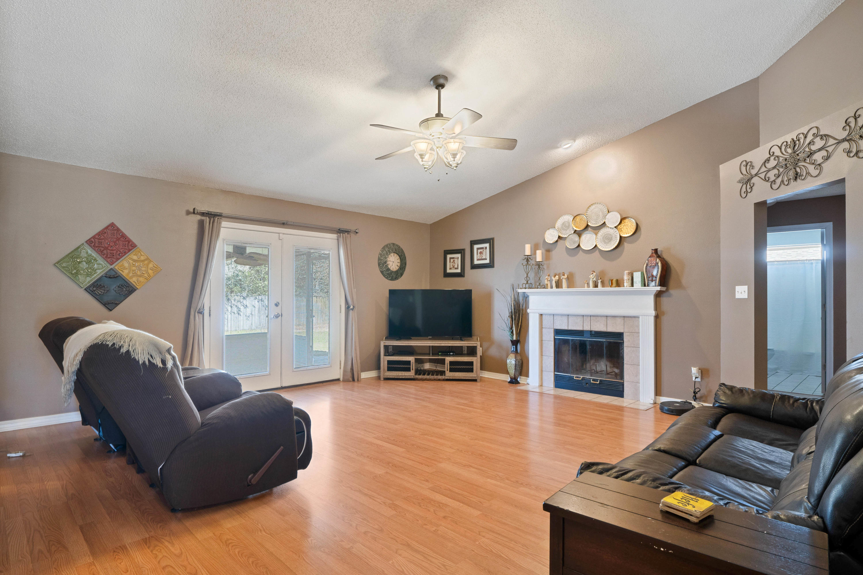 RIVERSIDE LANDING - Residential