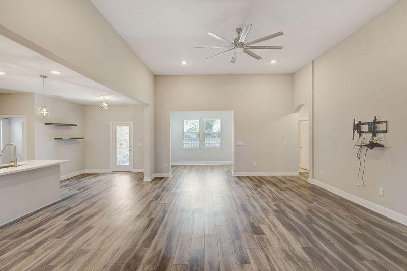 HAMMOCK BAY - Residential