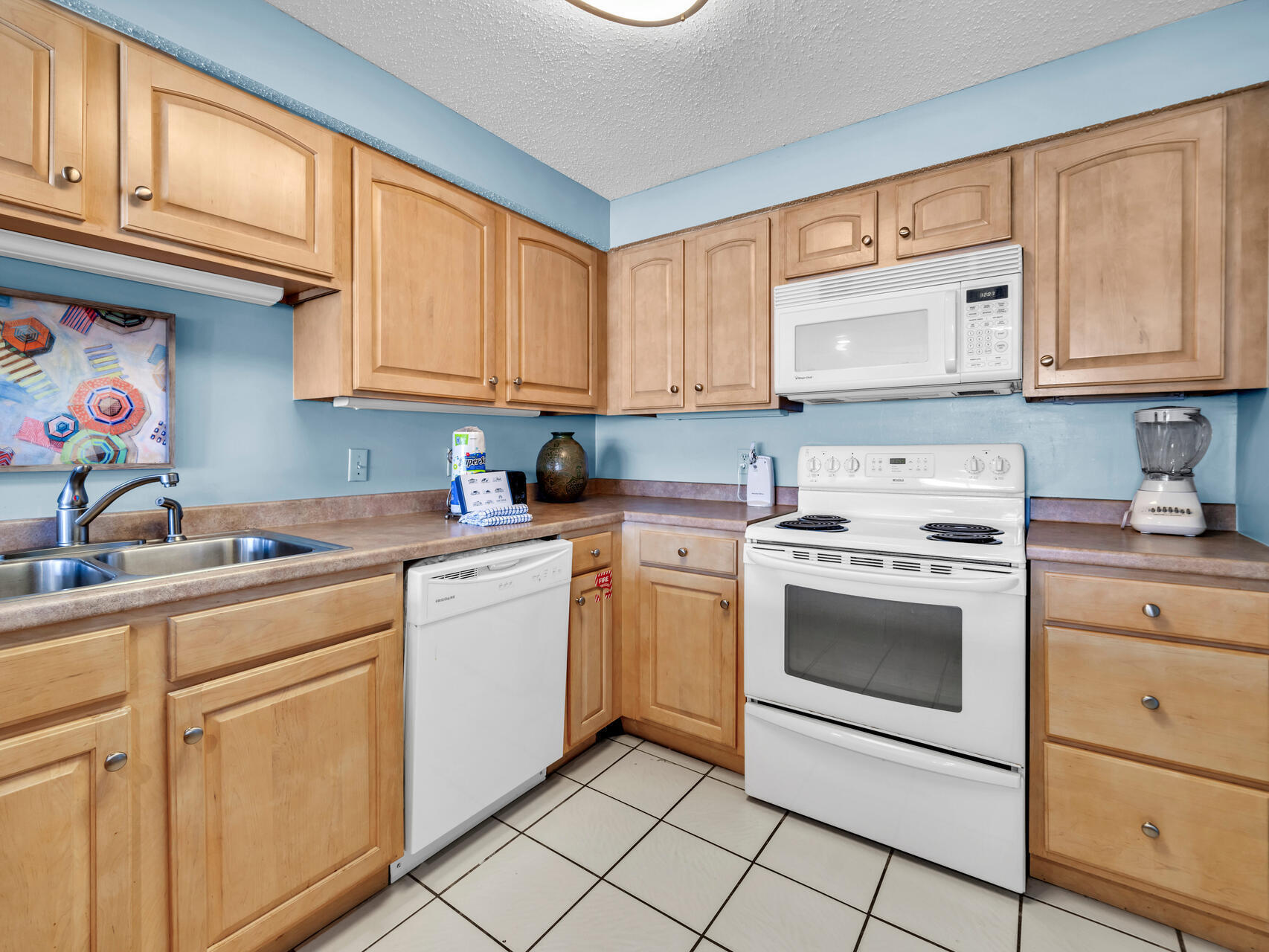 BEACH HOUSE CONDO PH 2 - Residential