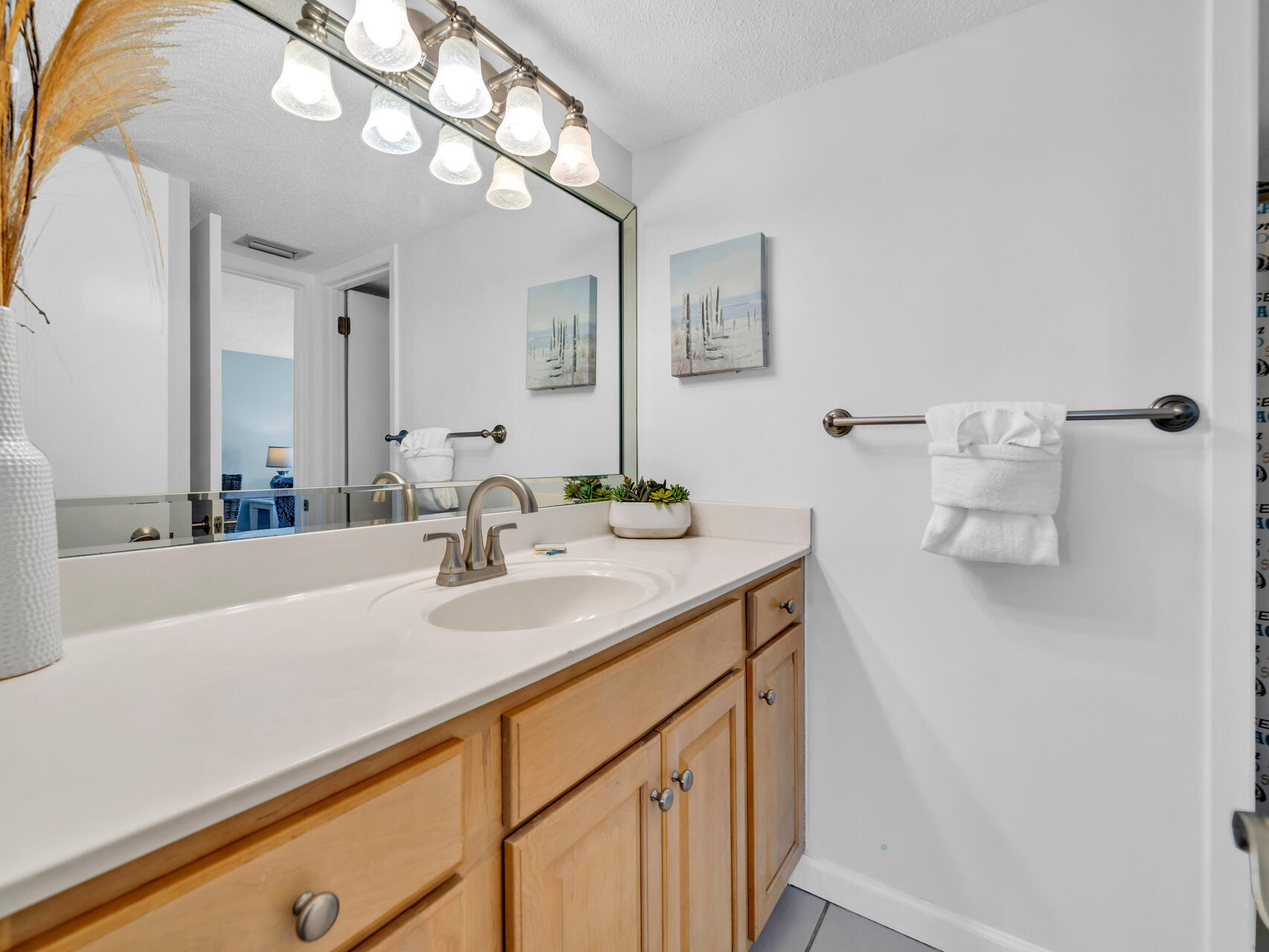 BEACH HOUSE CONDO PH 2 - Residential