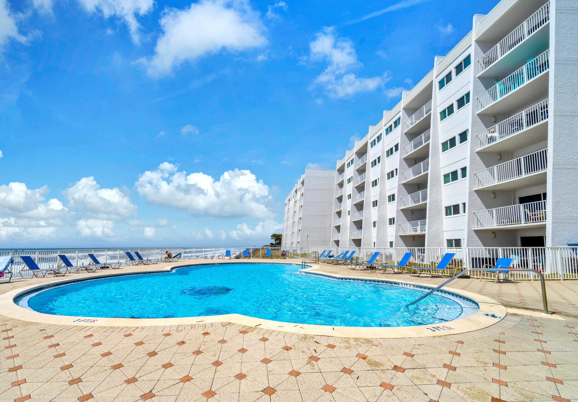 BEACH HOUSE CONDO PH 2 - Residential
