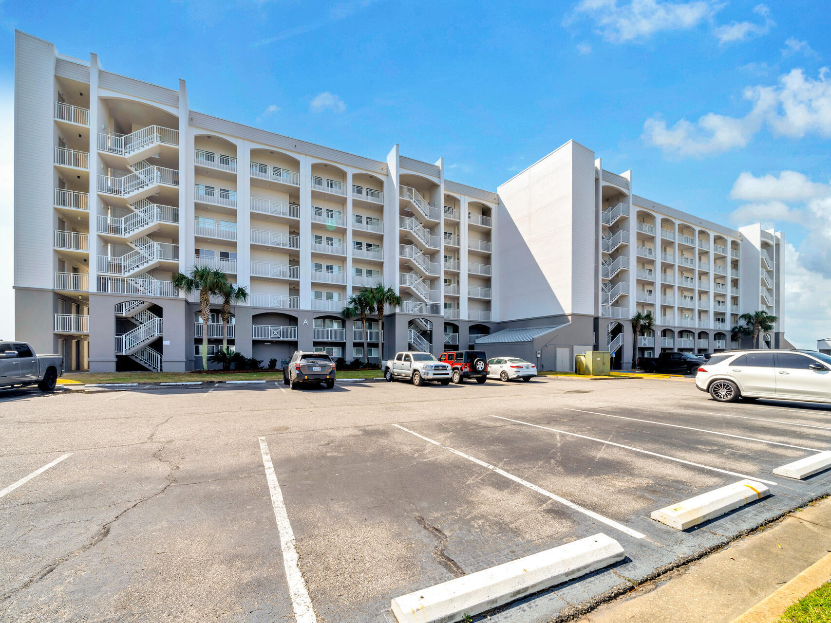 BEACH HOUSE CONDO PH 2 - Residential
