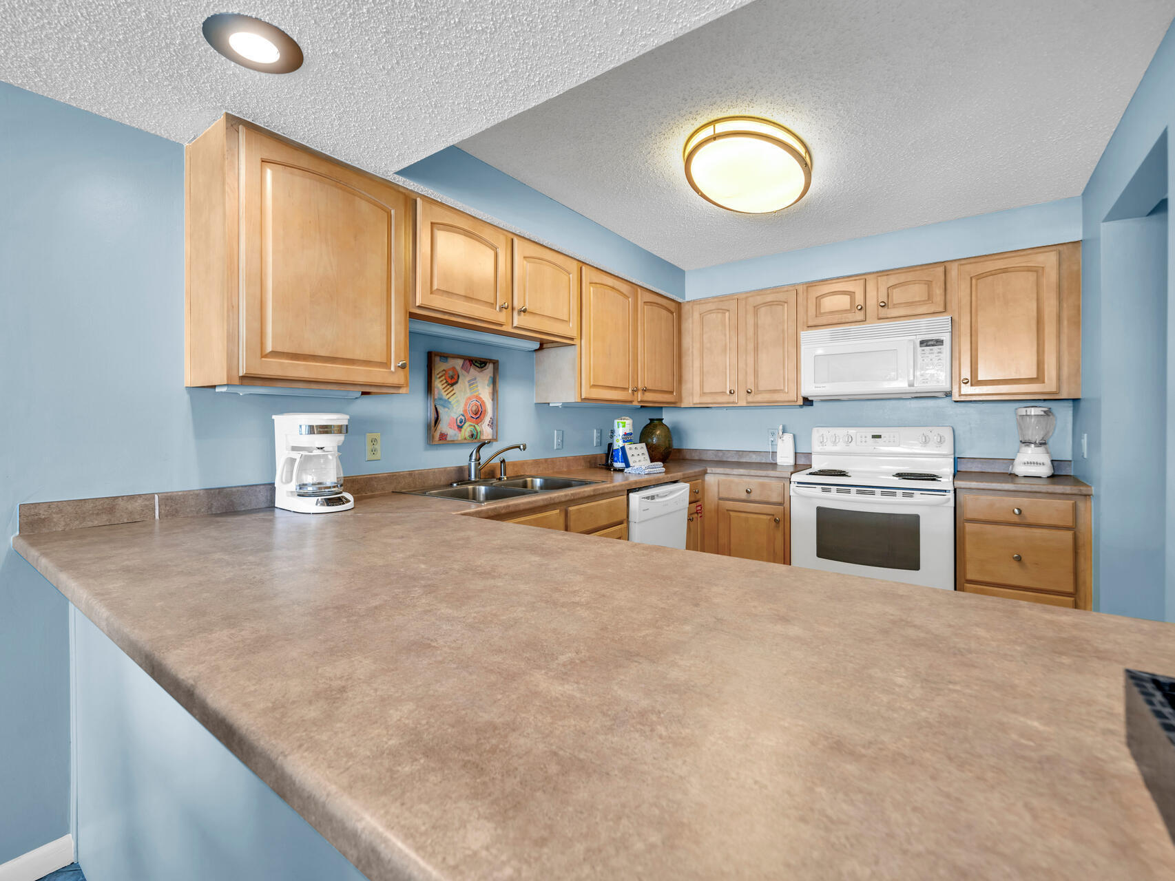 BEACH HOUSE CONDO PH 2 - Residential
