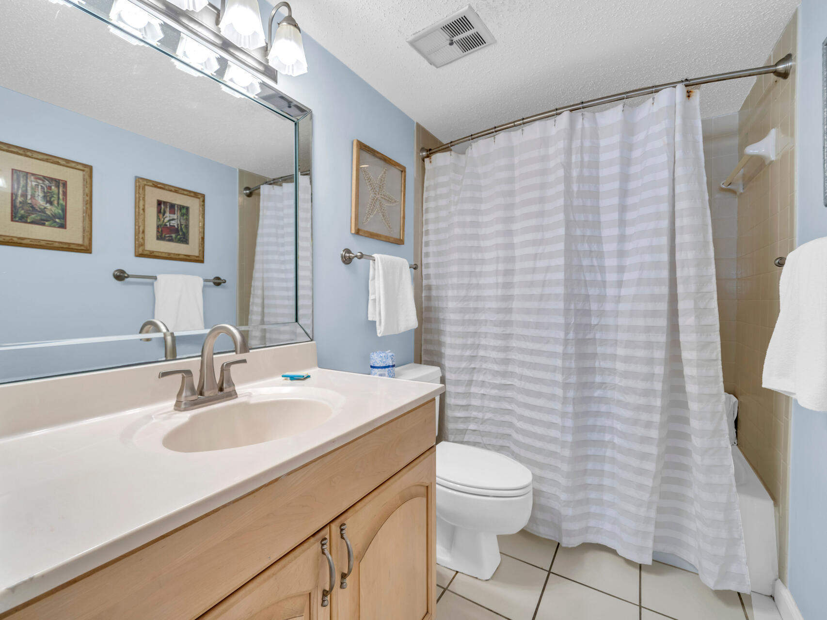 BEACH HOUSE CONDO PH 2 - Residential