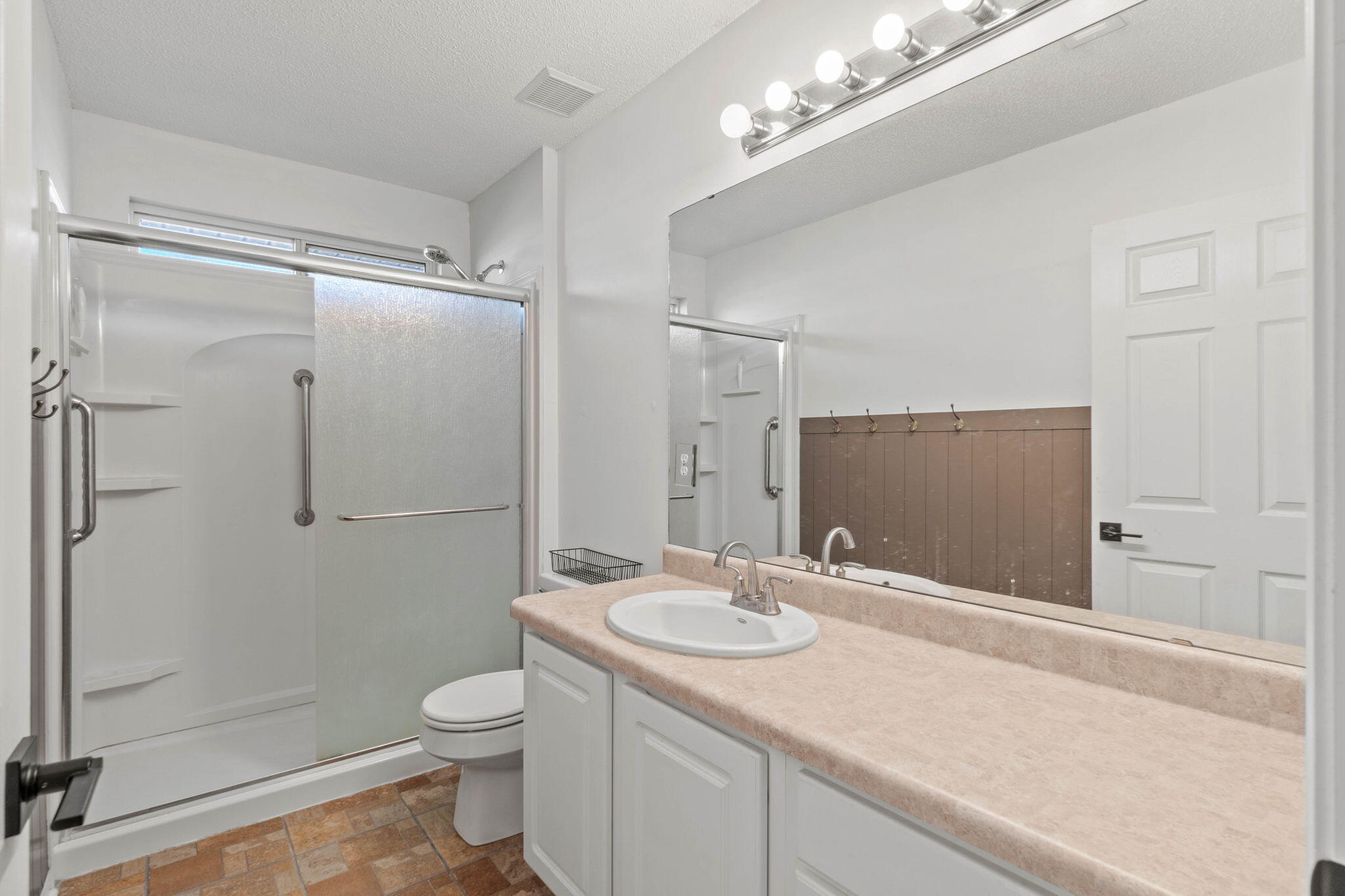 BROOKE ESTATES PH I - Residential Lease