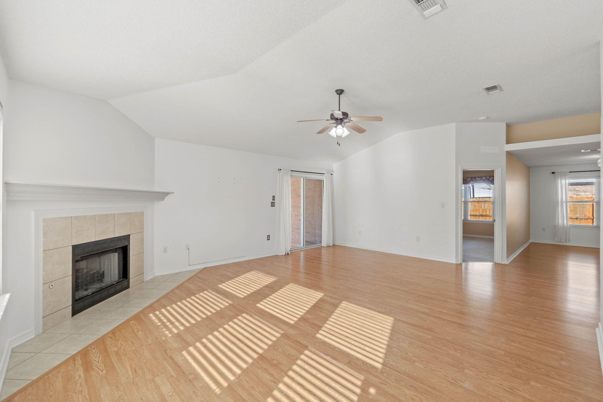 BROOKE ESTATES PH I - Residential Lease