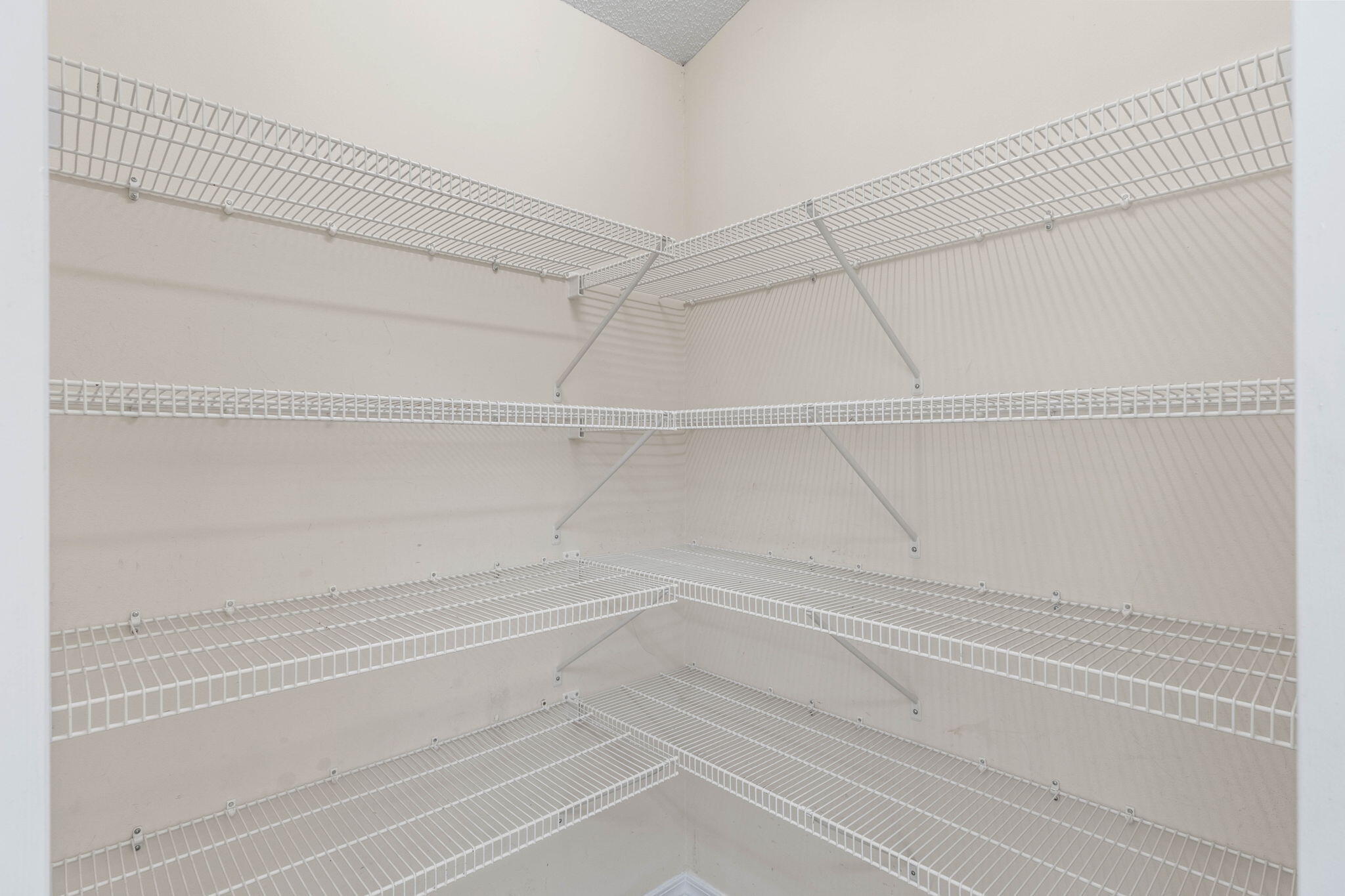 BROOKE ESTATES PH I - Residential Lease