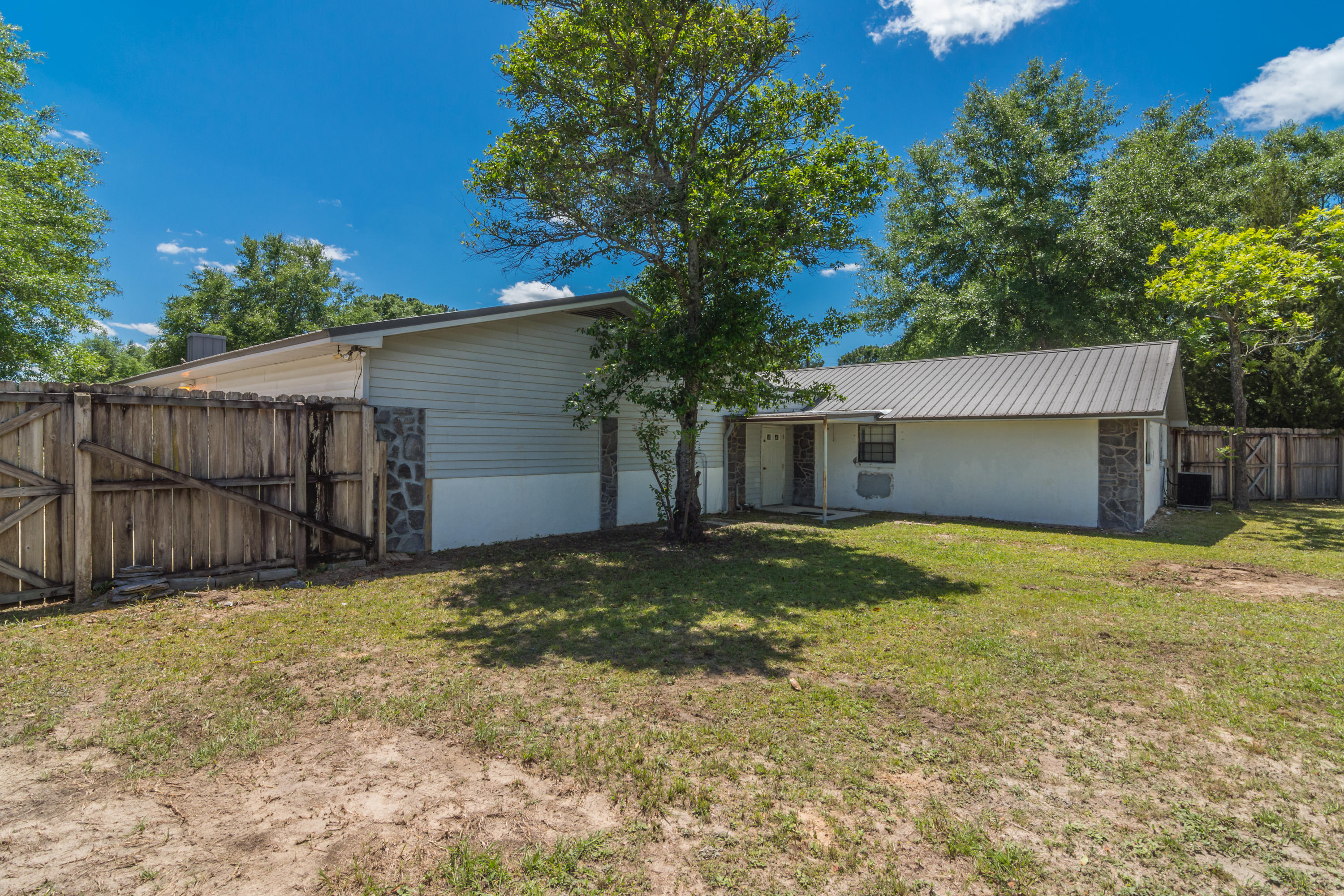CRESTVIEW - Residential