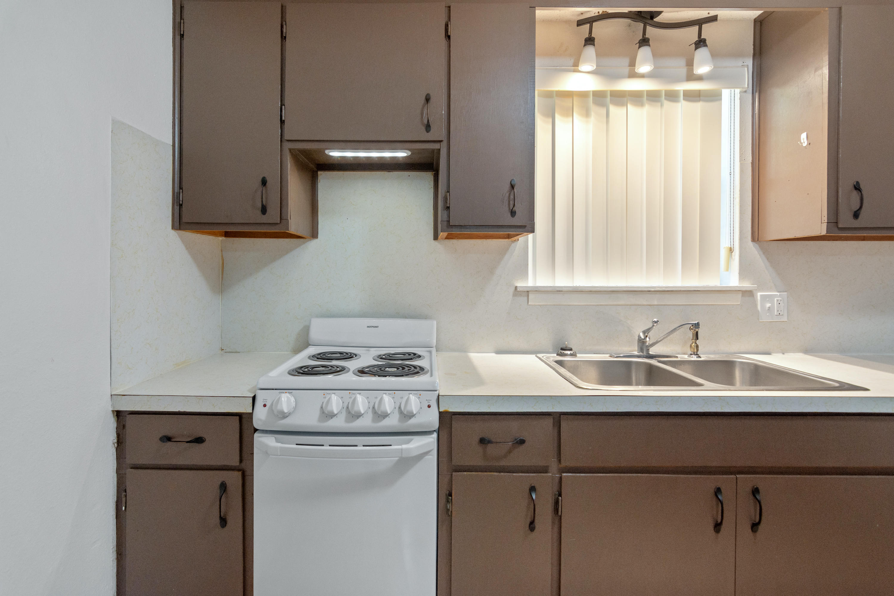 CRESTVIEW - Residential