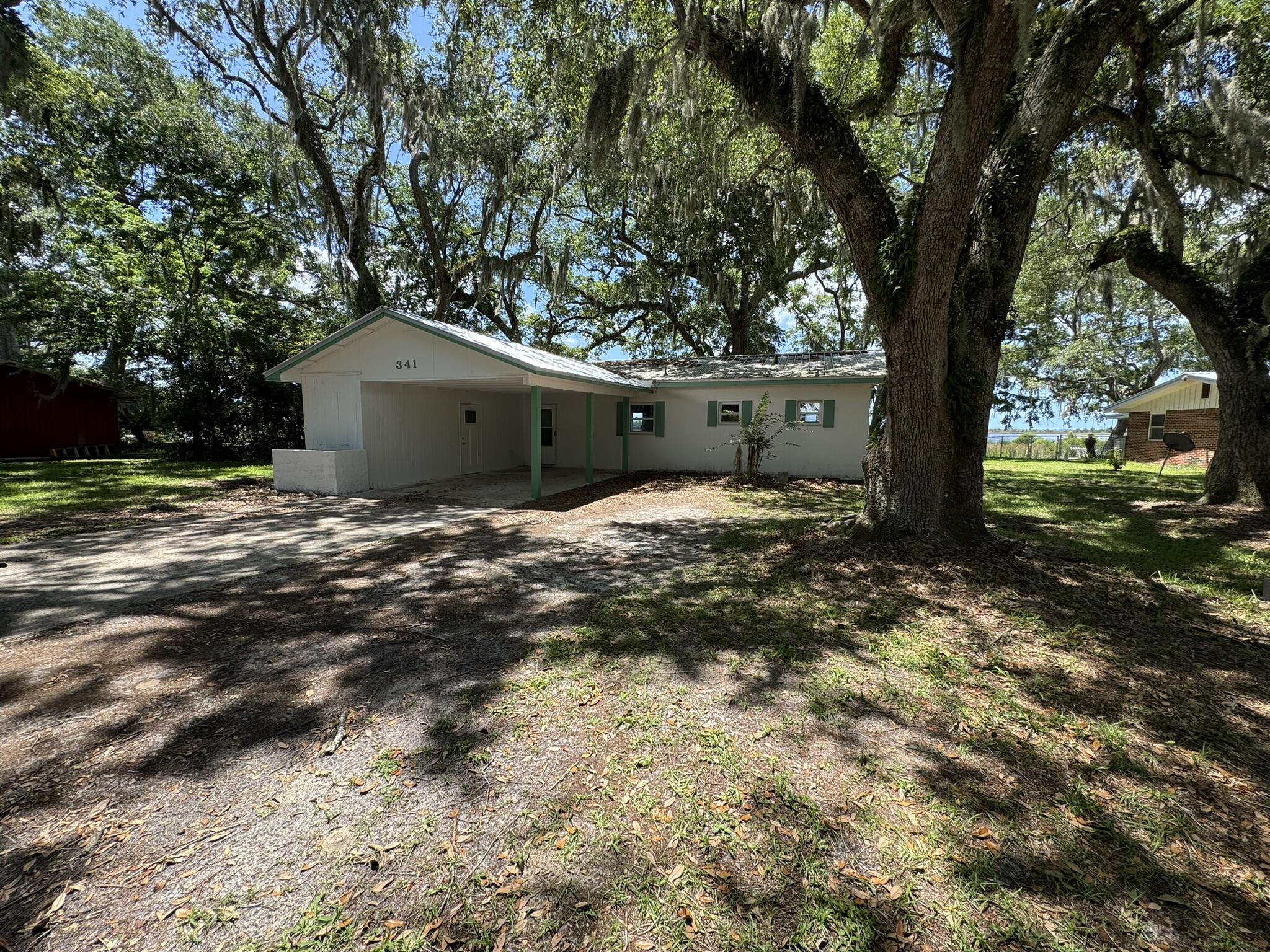 TWIN OAKS - Residential Lease