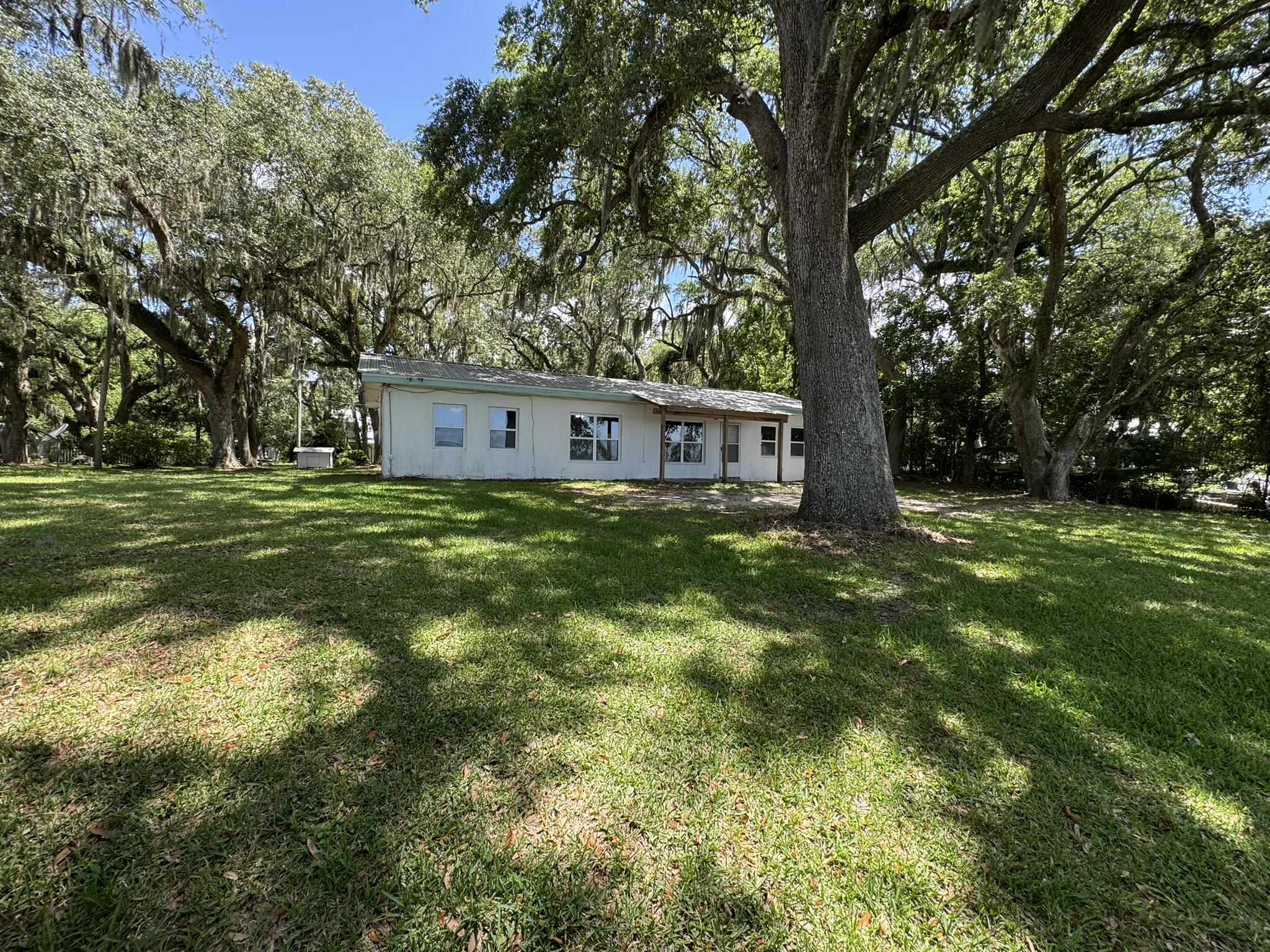 TWIN OAKS - Residential Lease