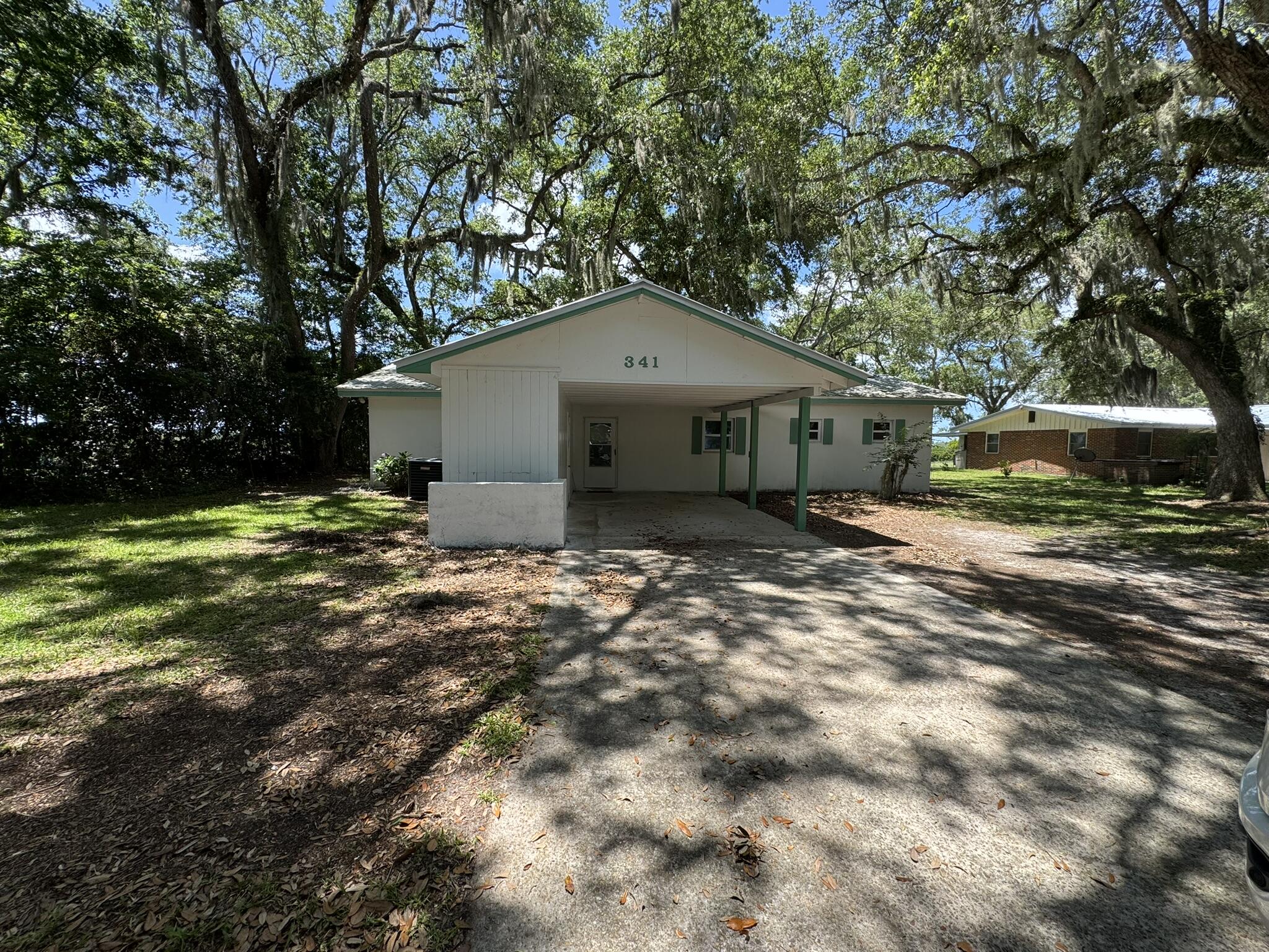 TWIN OAKS - Residential Lease