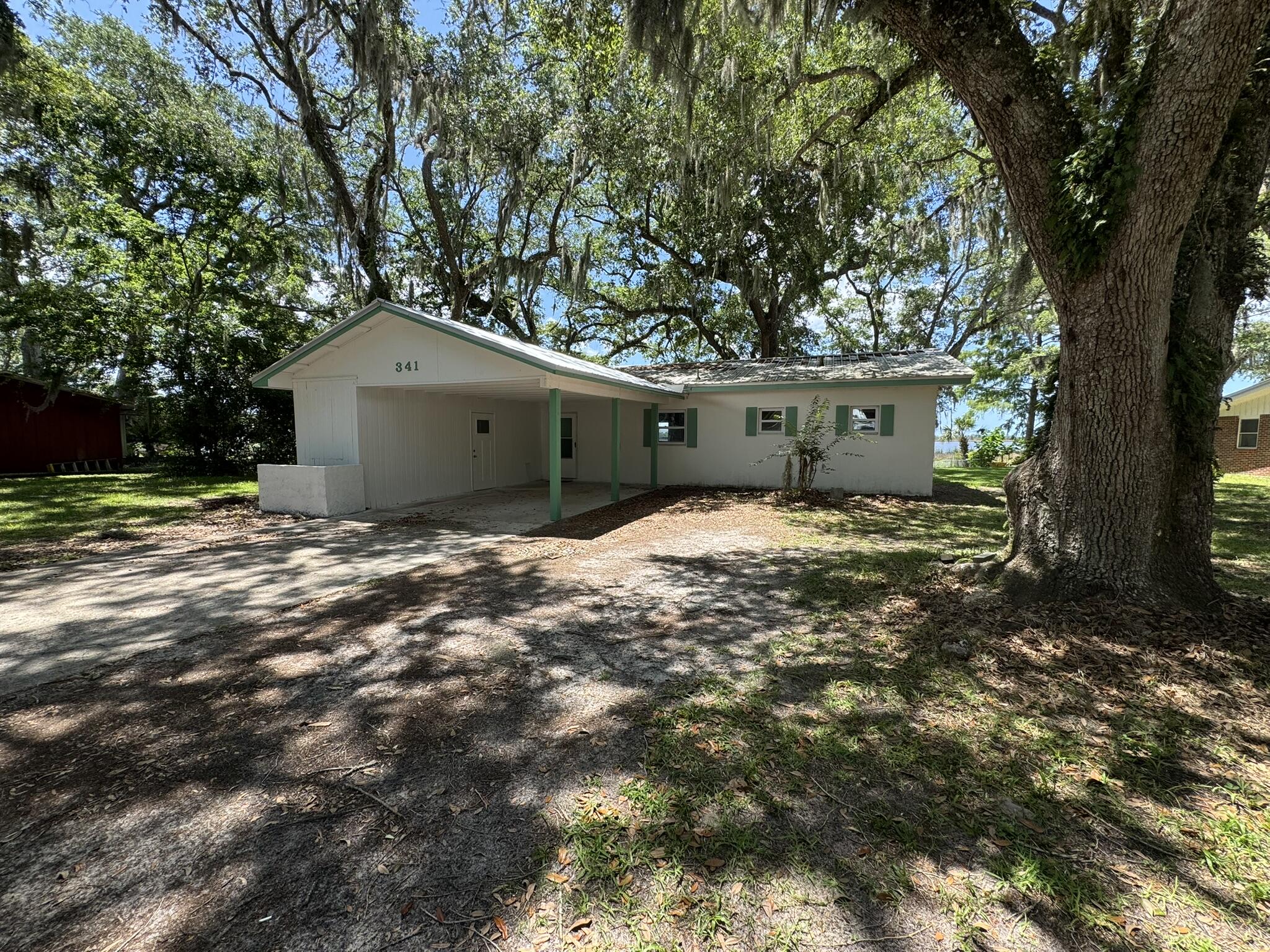TWIN OAKS - Residential Lease