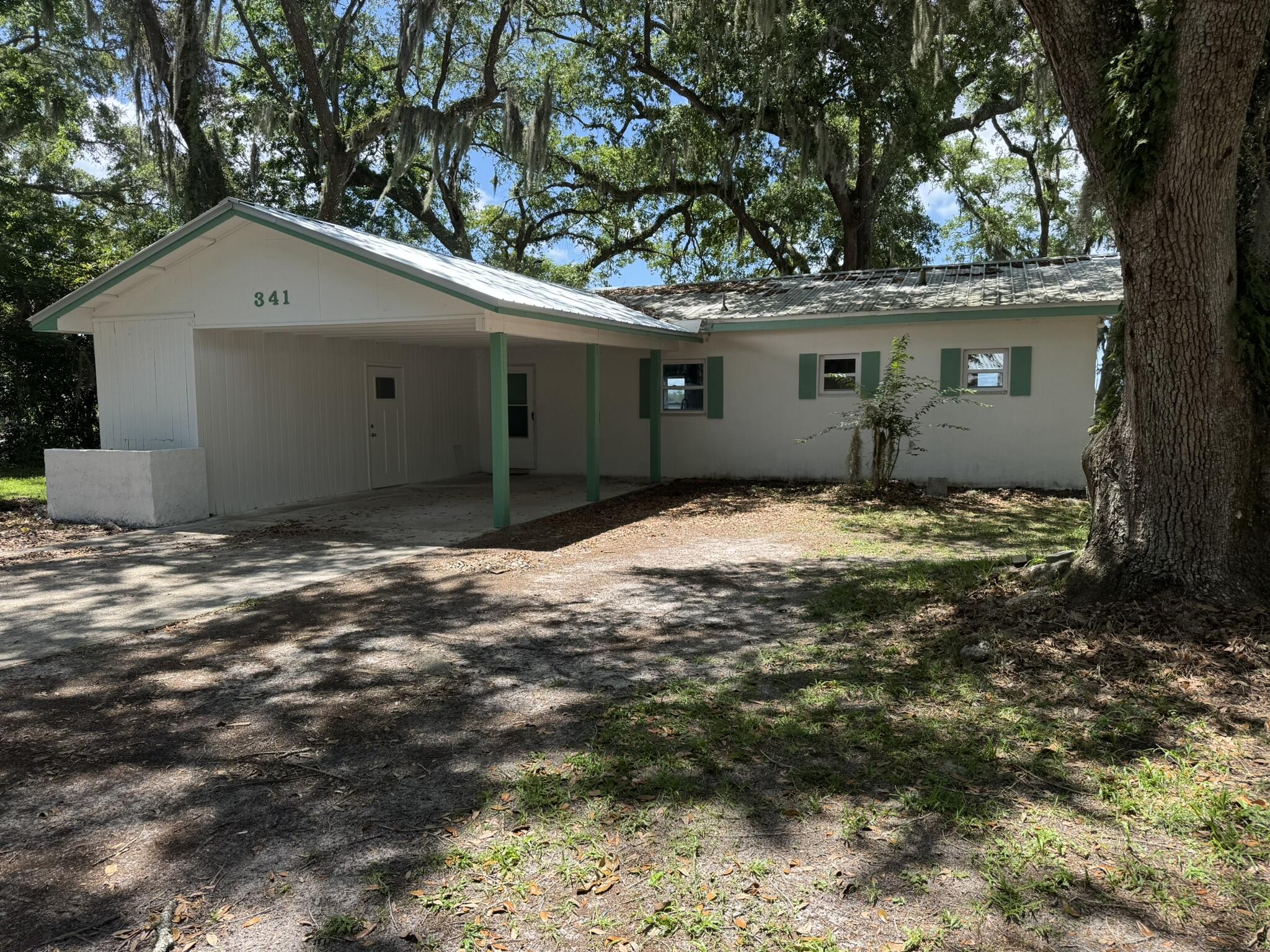 TWIN OAKS - Residential Lease