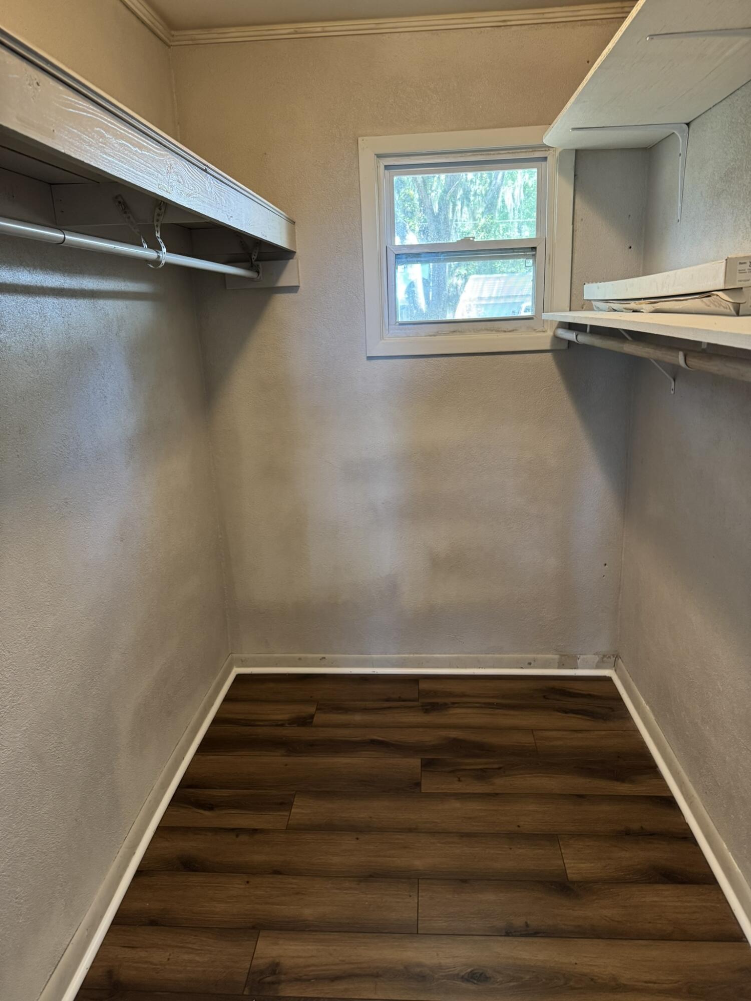 TWIN OAKS - Residential Lease