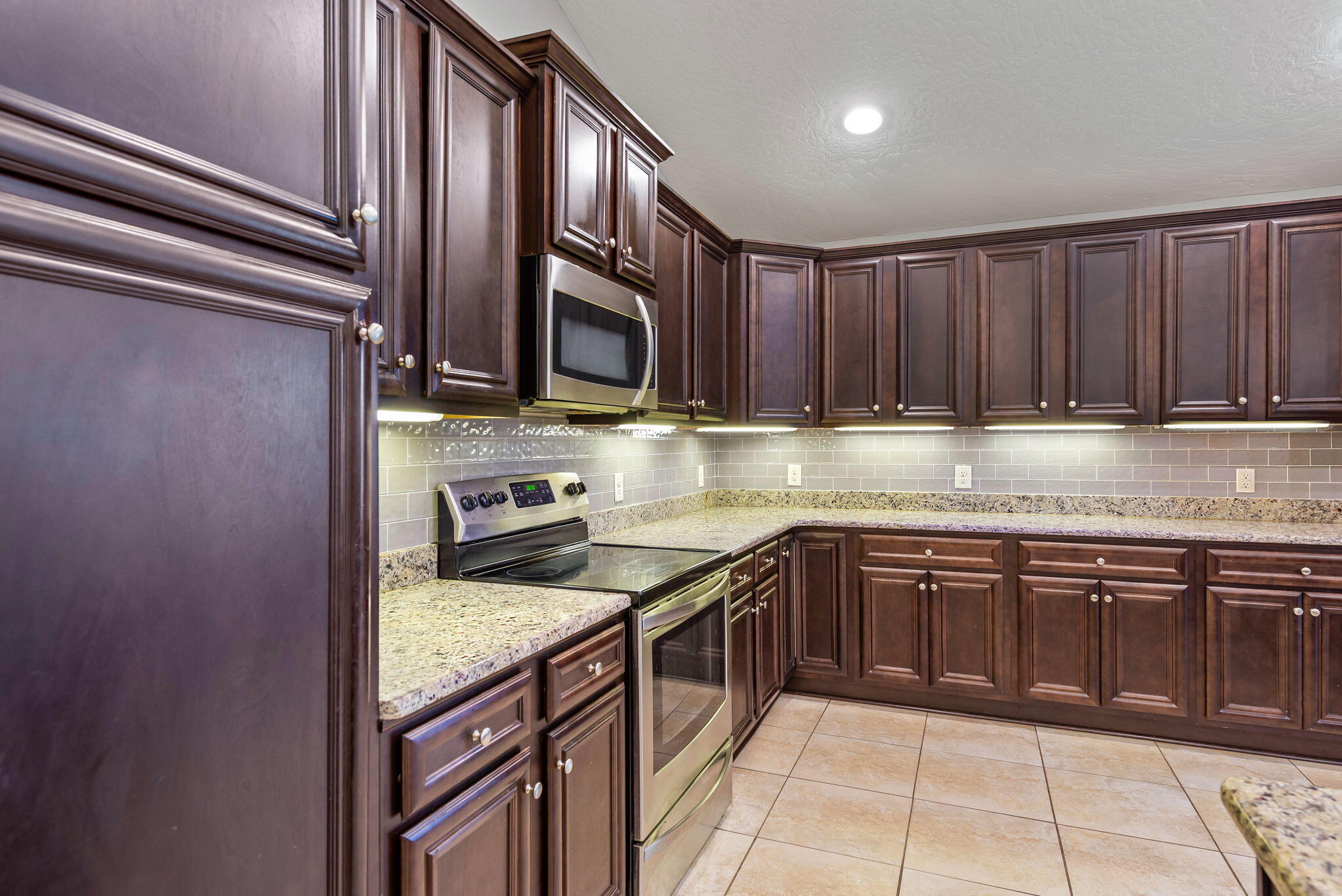 COTTAGES AT EAST RIVER - Residential