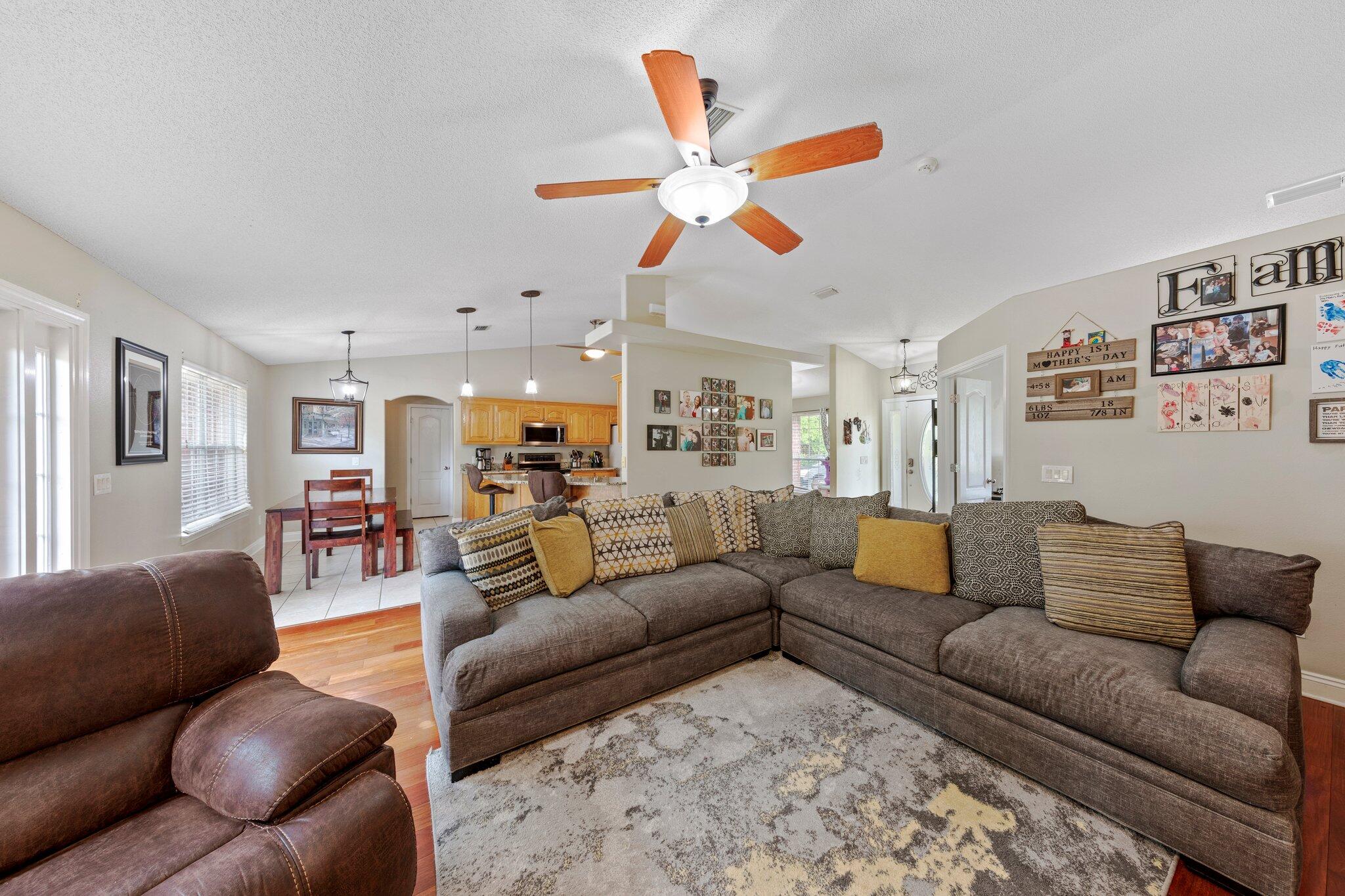 NAVARRE S/D 2ND ADDN - Residential