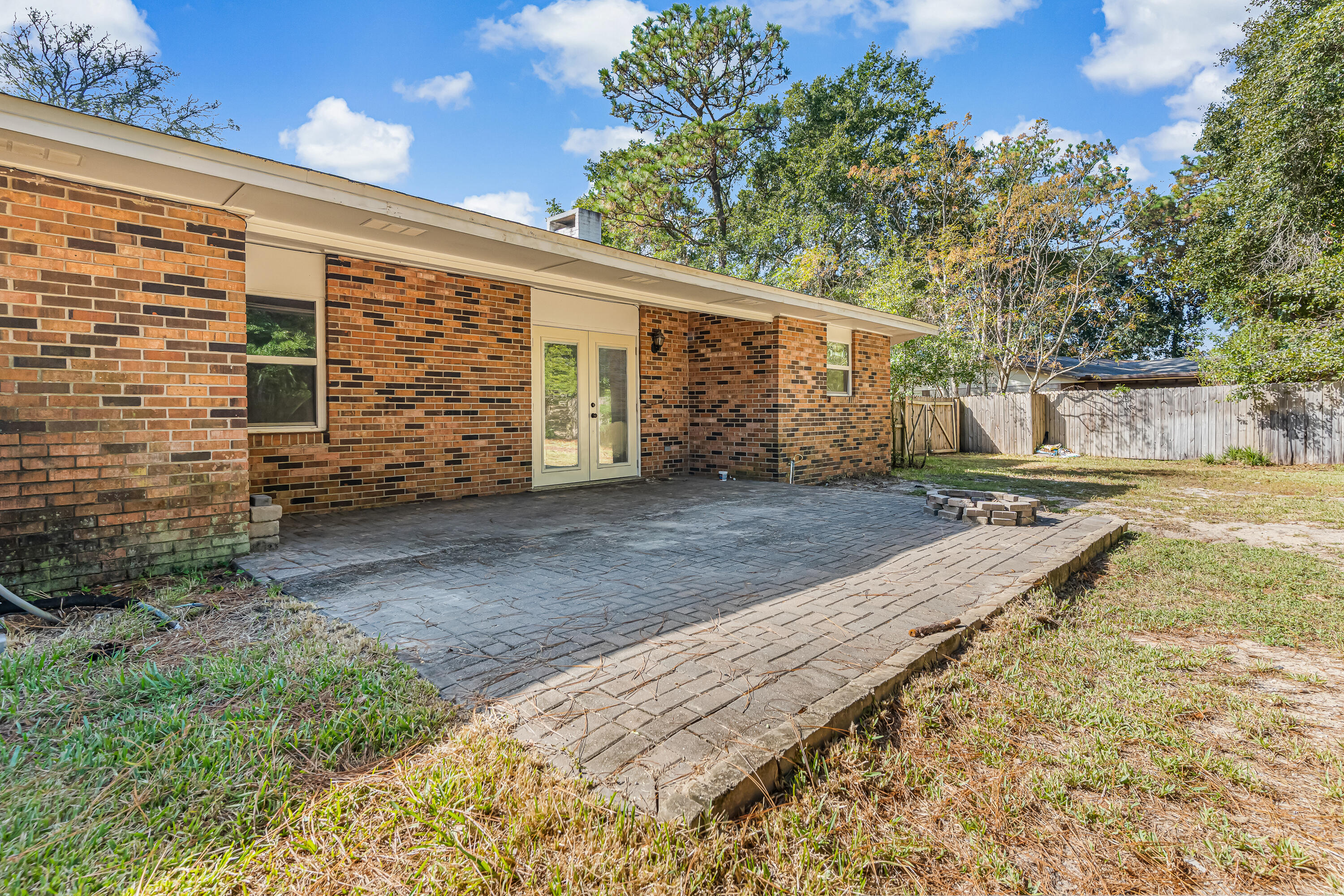 BAYOU POQUITO - Residential